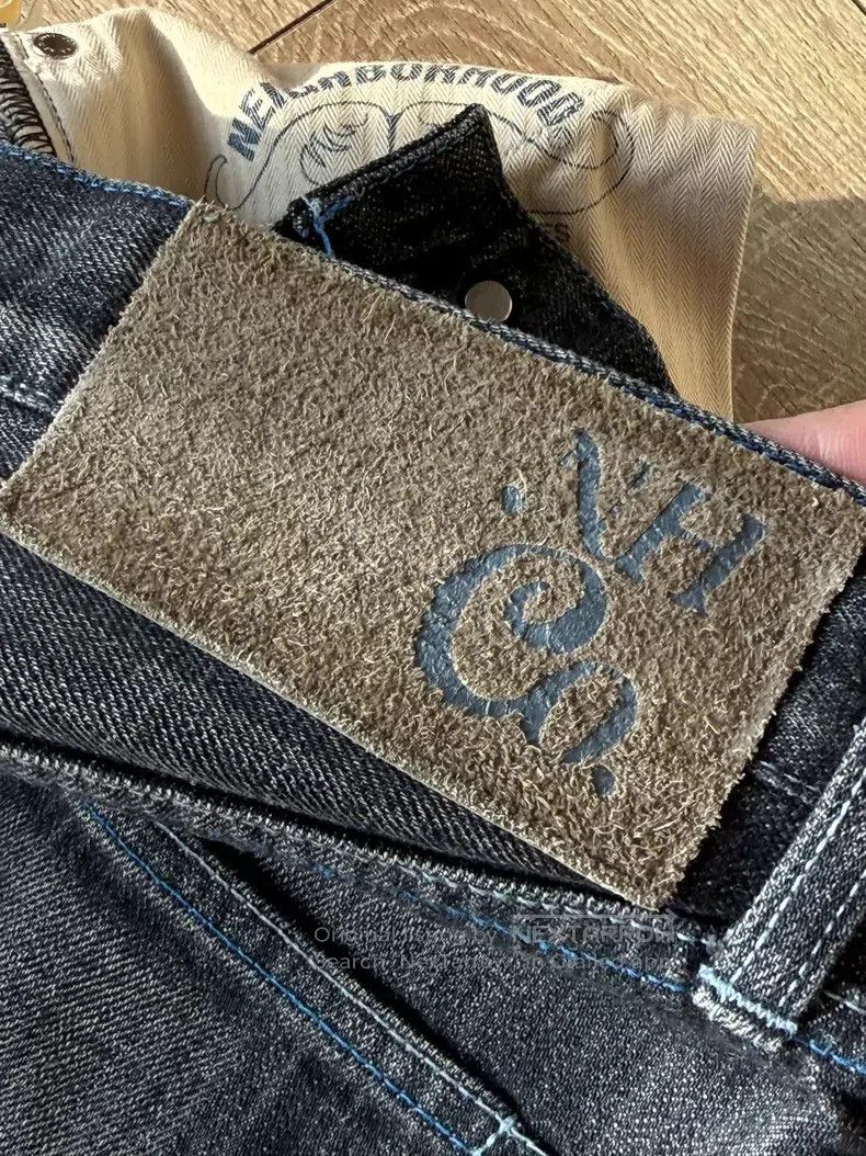 Neighborhood Neighborhood size M jeans Size US 27 - 9 Thumbnail