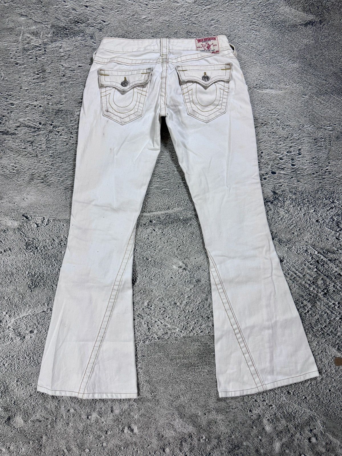 True Religion True Religion flared jeans white thick stitching Y2K Cassidy Size 26" / US 2 / IT 38 - 2 Thumbnail