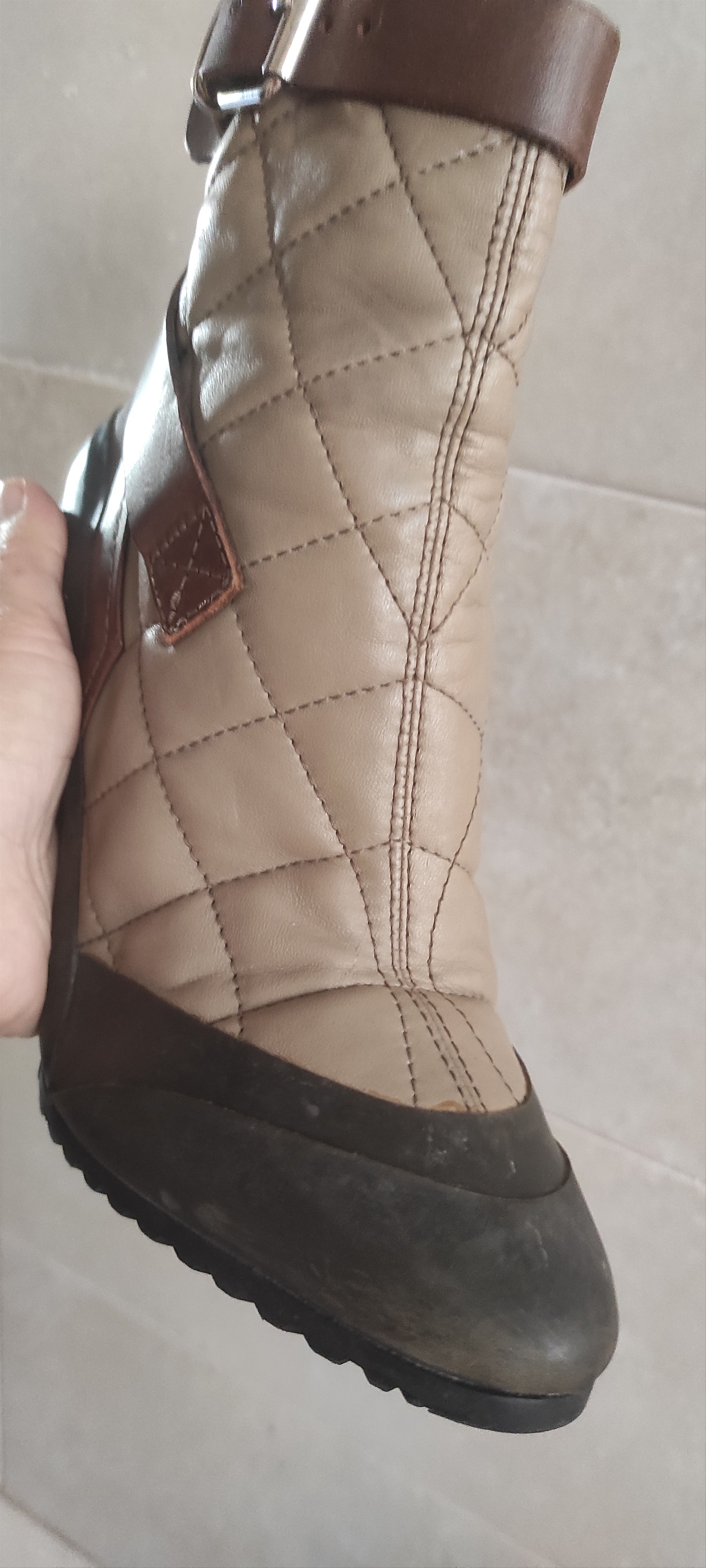 Burberry Burberry Brit Beverley Ankle Bootie Brown Quilted Sz Eur 40 Size US 8.5 / IT 38.5 - 11 Thumbnail