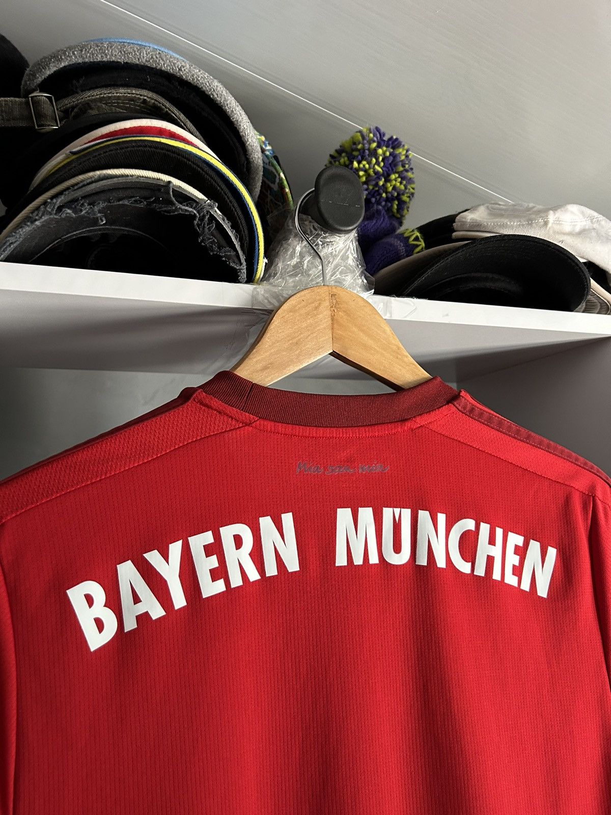 Adidas BAYERN MUNICH 2015/16 Home Adidas Jersey Size US M / EU 48-50 / 2 - 11 Thumbnail