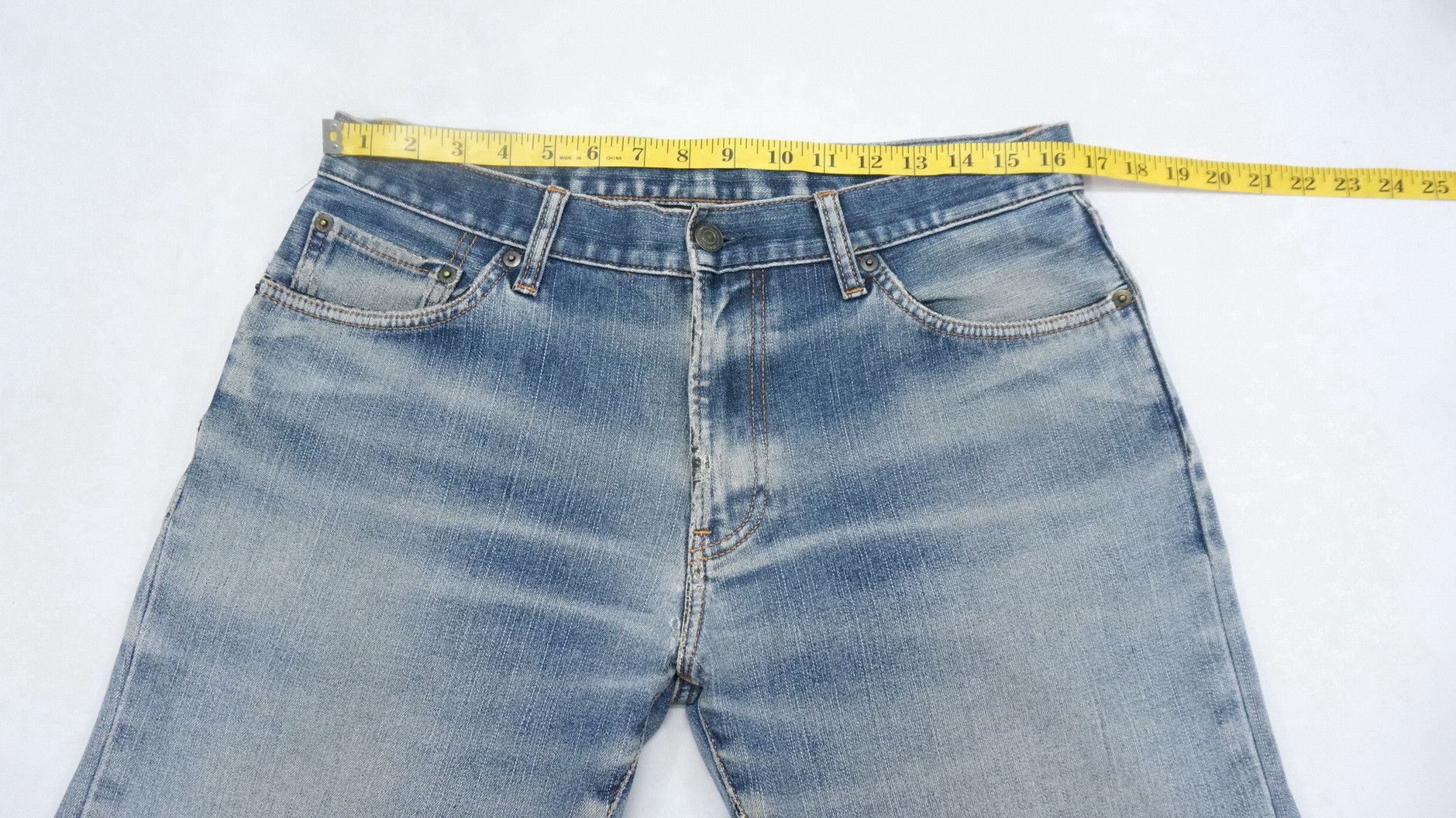 Uniqlo Uniqlo Jeans UJ Insulated Distressed Jeans Size US 33 - 8 Thumbnail
