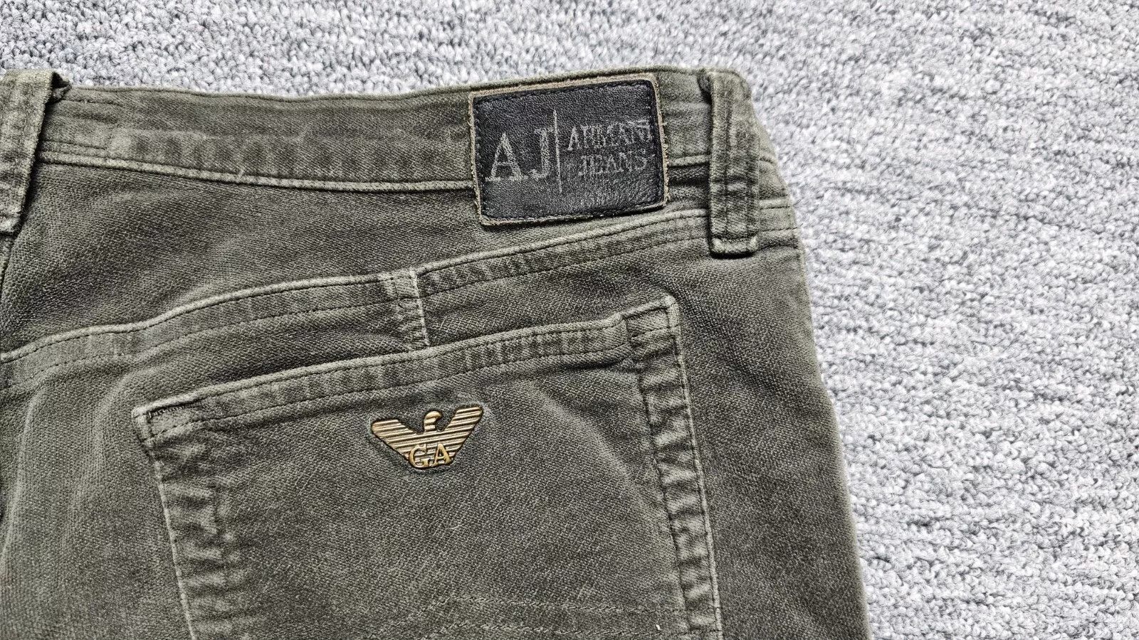 Armani Vintage Armani Corduroy Jeans L Comfort Fit Made in ITALY Size US 32 / EU 48 - 8 Thumbnail