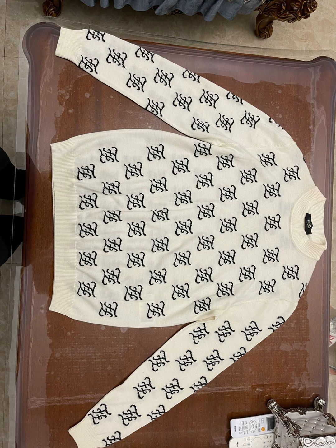 Fendi fendi logo sweater in cream color Size US M / EU 48-50 / 2 - 1 Thumbnail