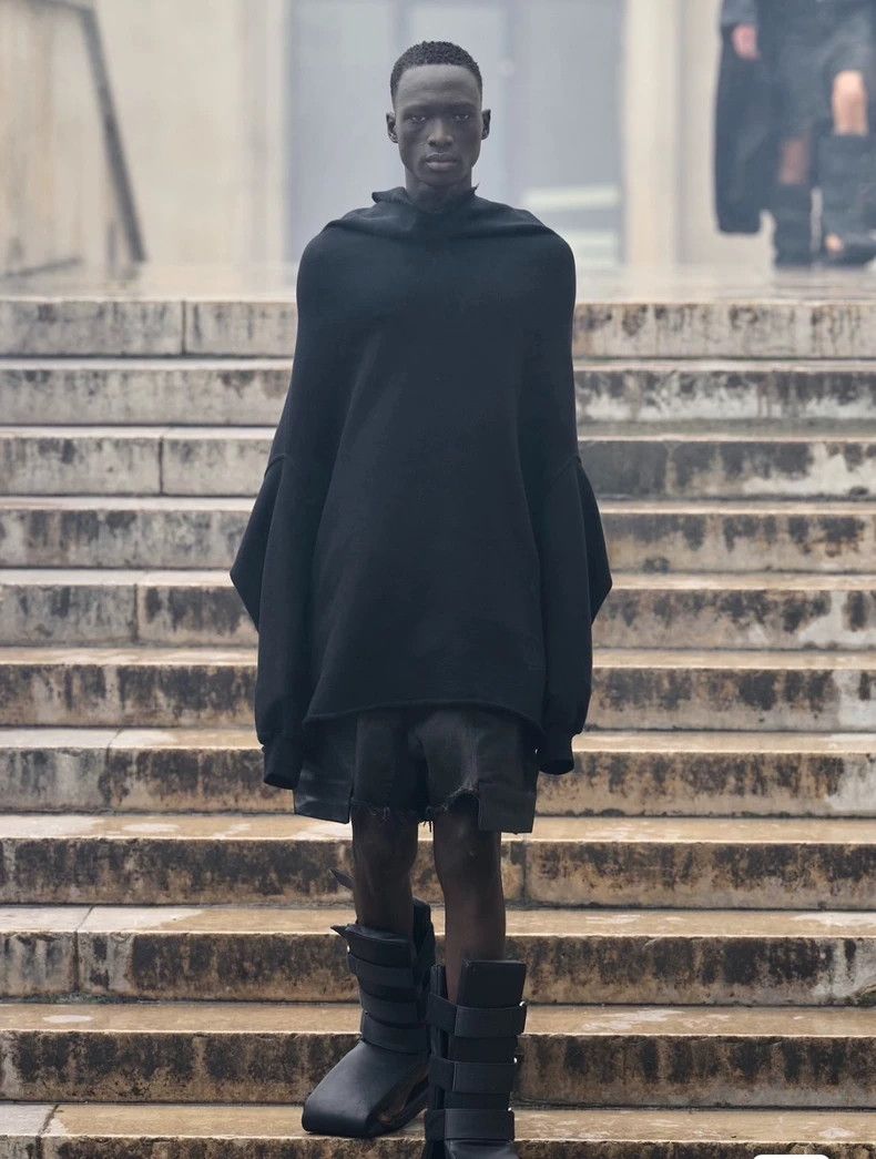 Rick Owens Rick Owens size os Cloak 2504-Nextarrow Size US M / EU 48-50 / 2 - 1 Thumbnail