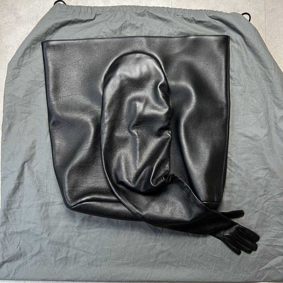 Balenciaga Super Rare Balenciaga SS23 Runway Large Glove Leather 