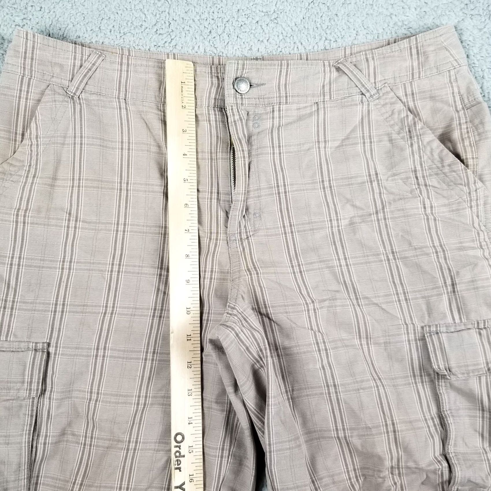 Patagonia Patagonia Cargo Shorts Men 34 Plaid Beige Organic Cotton Khaki, Casual, Regular Fit, 11in Inseam, Zip Fly, Pocket Size US 34 / EU 50 - 5 Thumbnail