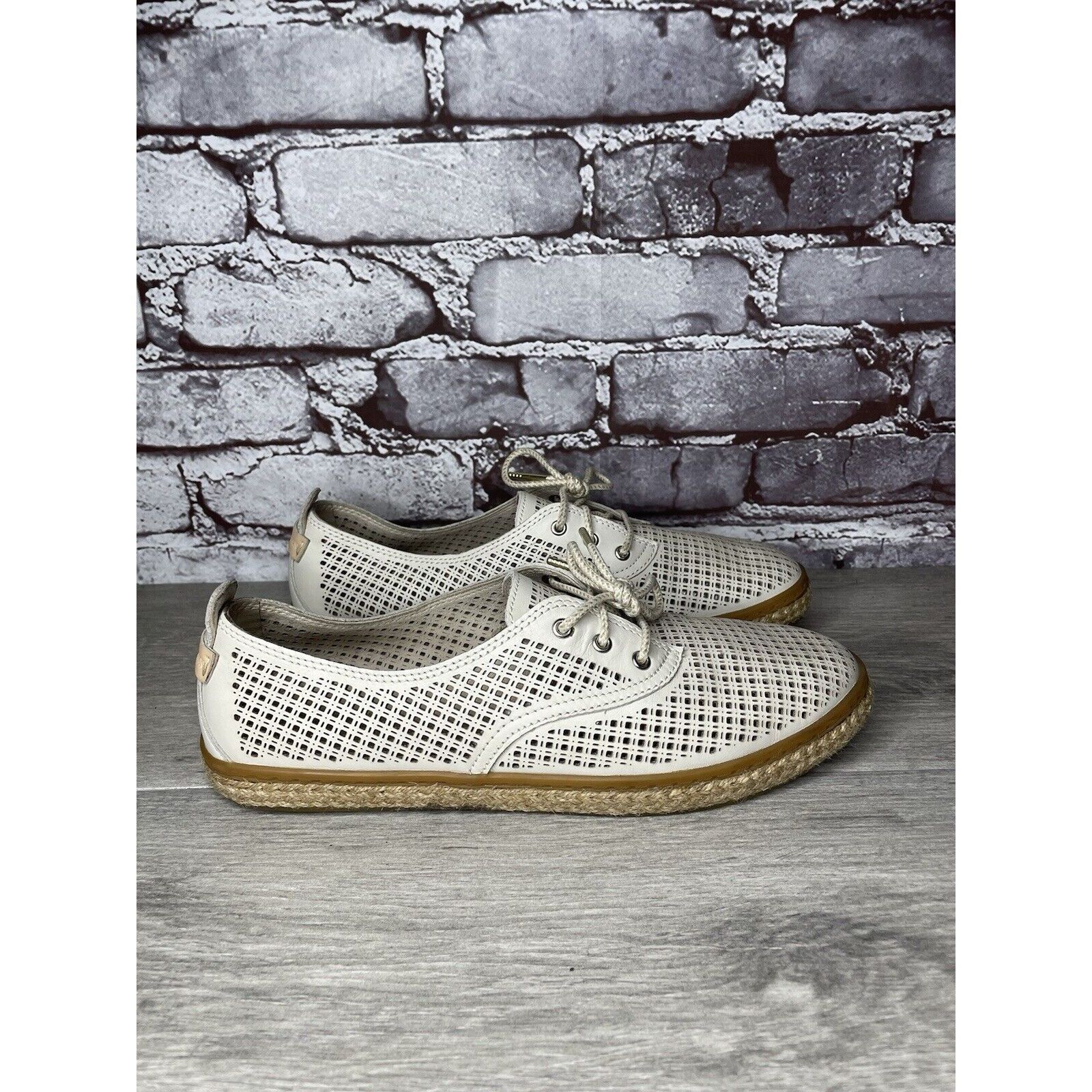 Cole Haan Cole Haan Ivory Leather Perforated Espadrilles Comfort Shoes Size US 8.5 / IT 38.5 - 12 Thumbnail