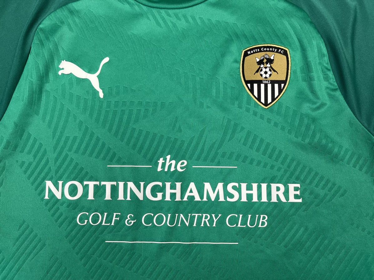 Puma NOTTS COUNTY 2020-21 GOALKEEPER FOOTBALL SOCCER JERSEY PUMA Size US M / EU 48-50 / 2 - 3 Thumbnail