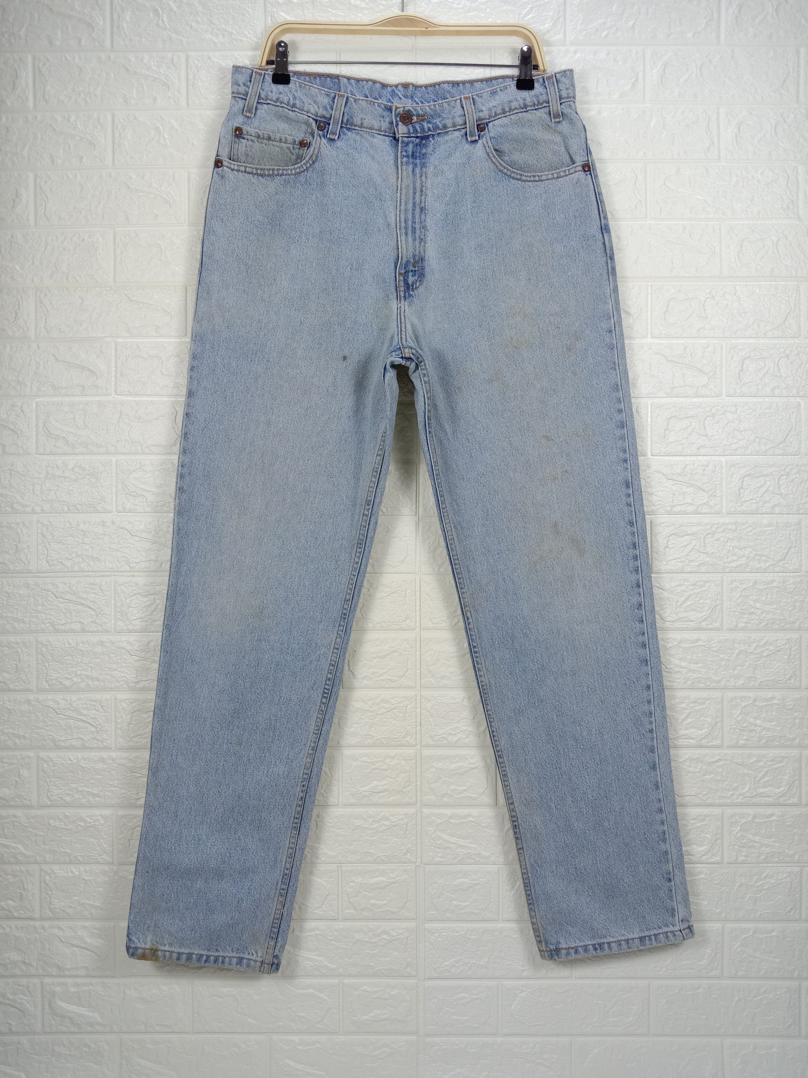 Levi's Vintage 90s Levi's 540 Jeans Light Wash Relaxed Fit Denim Size US 35 - 1 Thumbnail