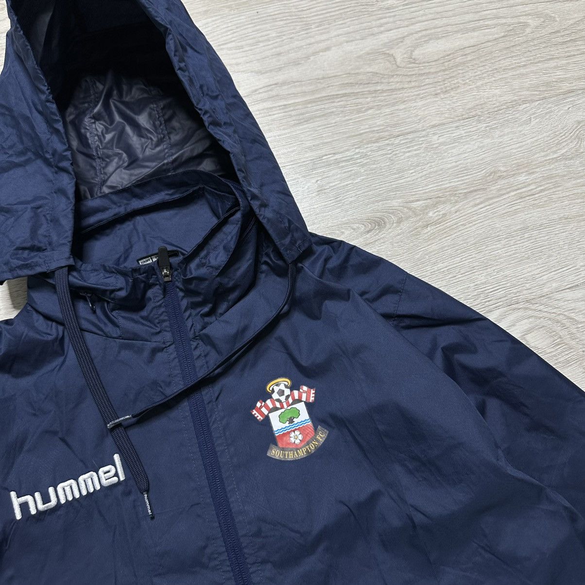 Hummel Vintage Hummel Southampton FC winbreaker Size US M / EU 48-50 / 2 - 3 Thumbnail