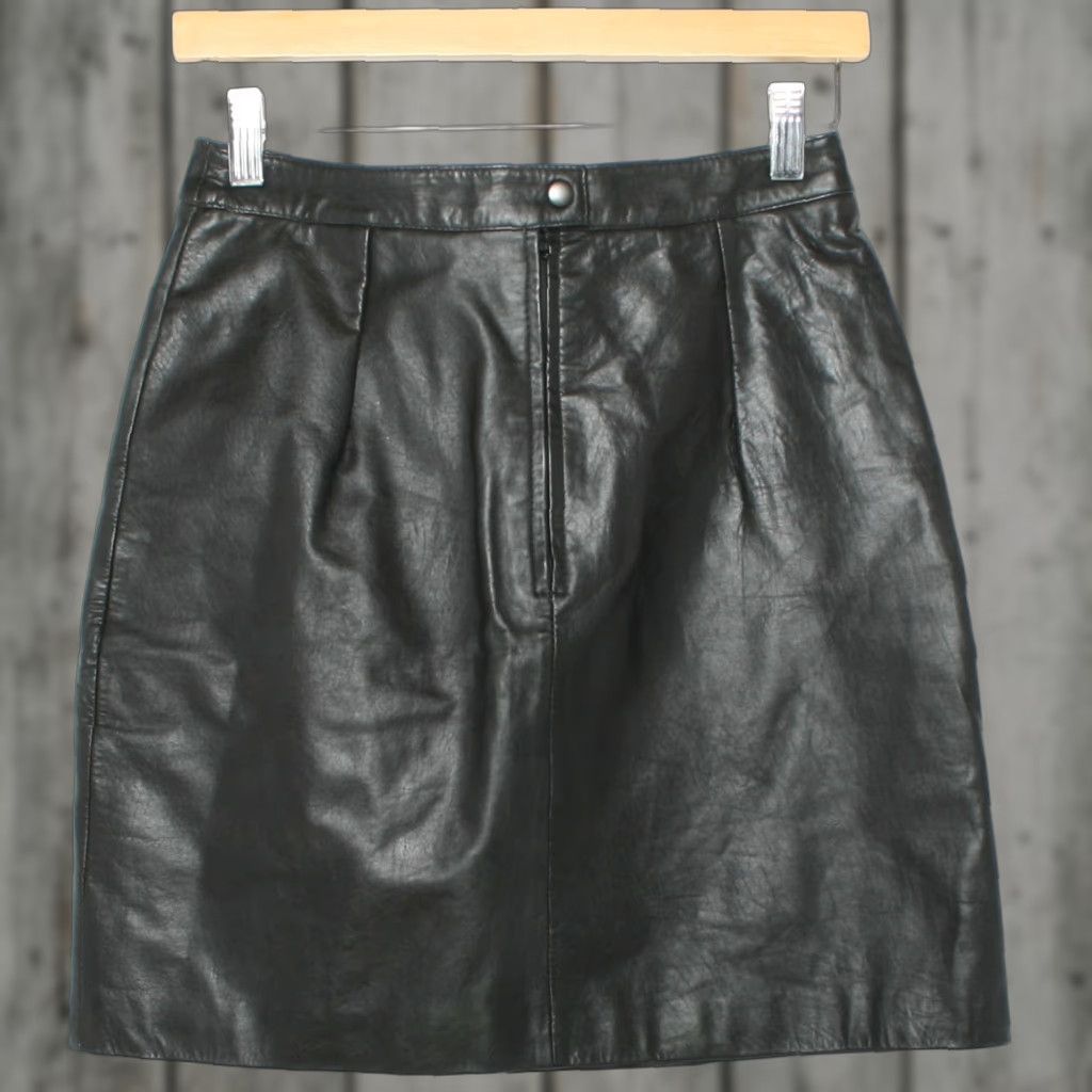 Ben Sherman VINTAGE Bermans Black Leather Skirt Women's Sz. 10 (Fits Smaller) 1990s Leather Bottom Opening 20" Black Womens Size 32" / US 10 / IT 46 - 1 Thumbnail