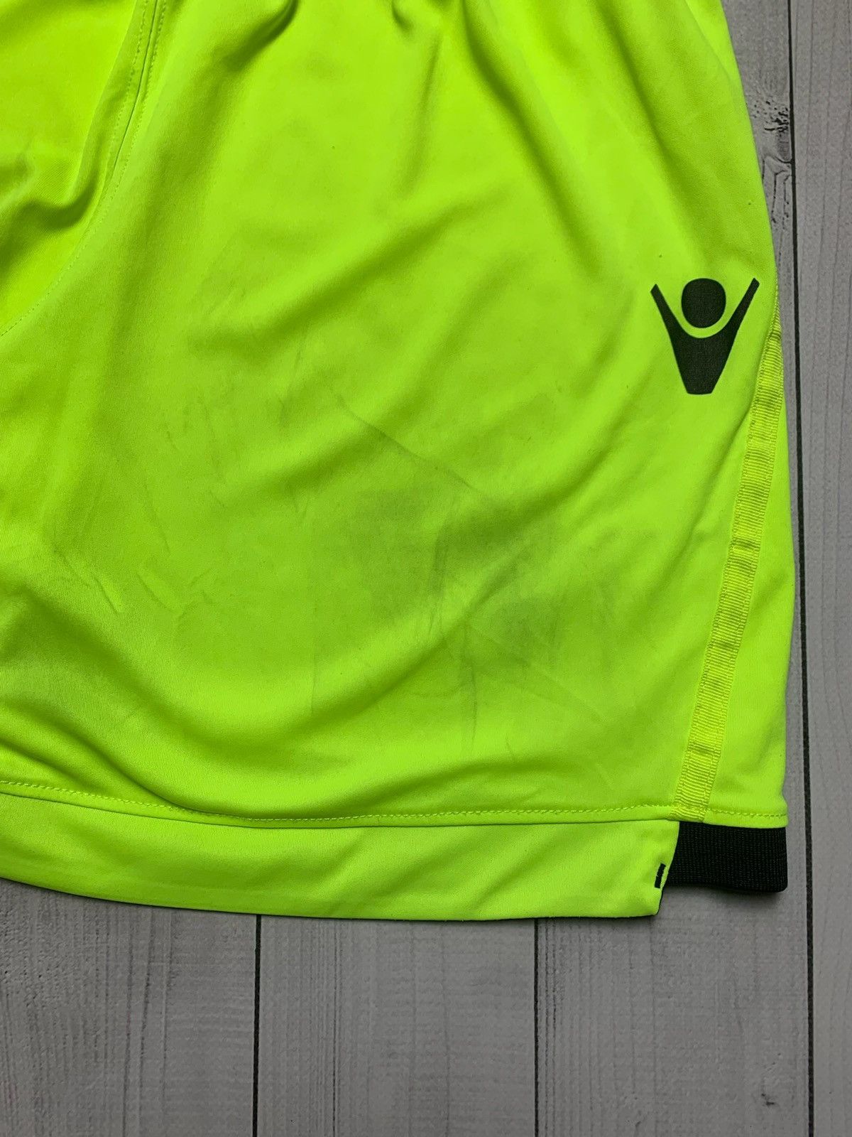 Vintage Vintage Aston villa soccer shorts size Xs yellow Size US 28 / EU 44 - 6 Thumbnail
