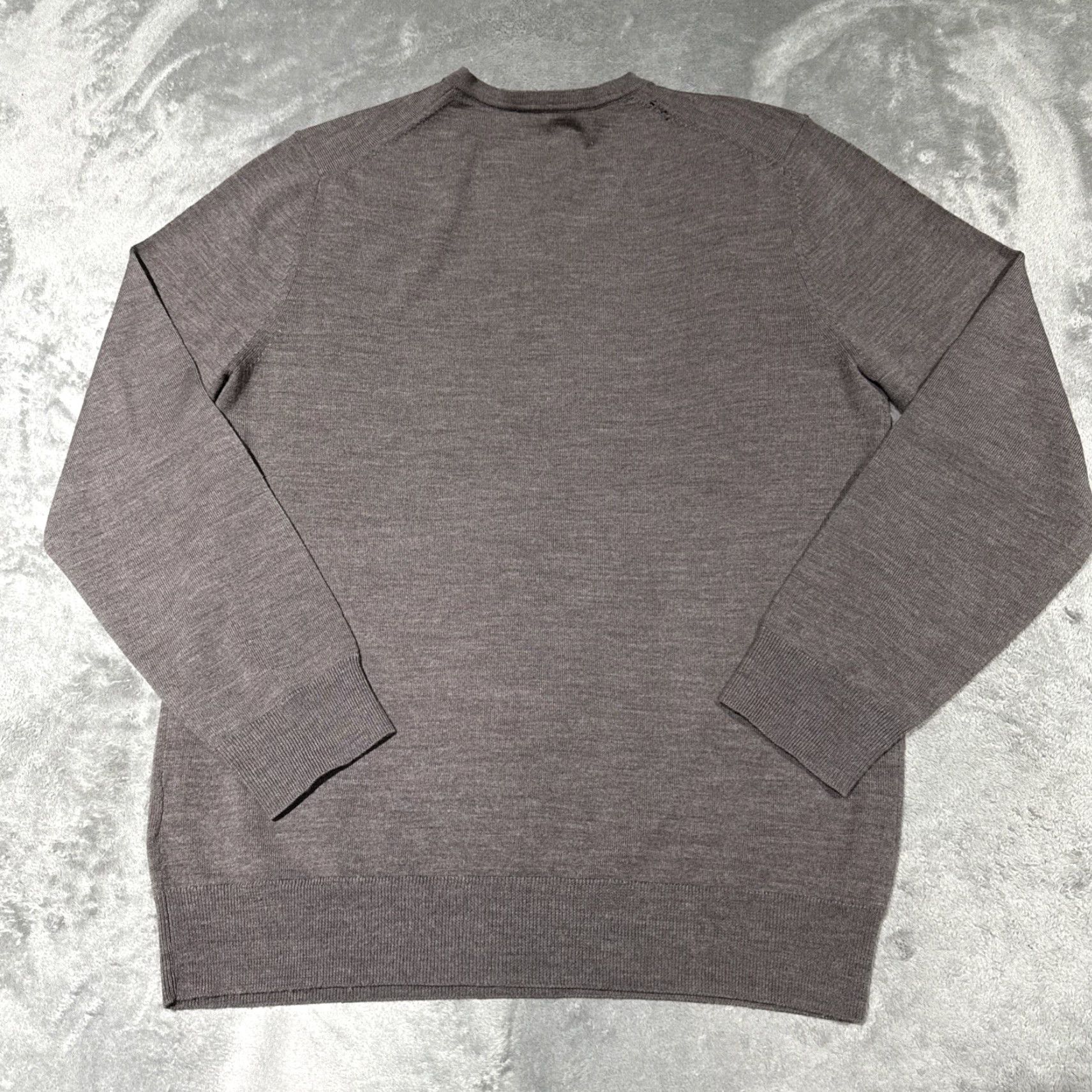 Charles Tyrwhitt **Charles Tyrwhitt Mens Medium Brown Preppy Office Sweater** User: Charles Tyrwhitt Mens Medium Brown Preppy Office Vneck Sweater Size US M / EU 48-50 / 2 - 6 Thumbnail