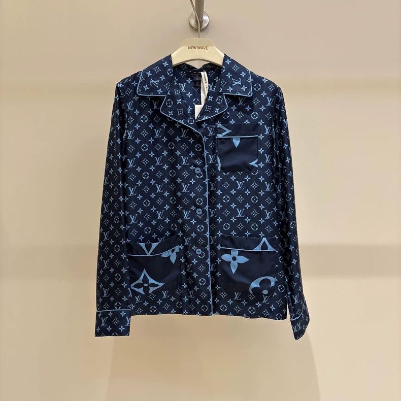 Louis Vuitton Louis Vuitton ESCALE long sleeve pajama shirt Size XS / US 0-2 / IT 36-38 - 1 Thumbnail