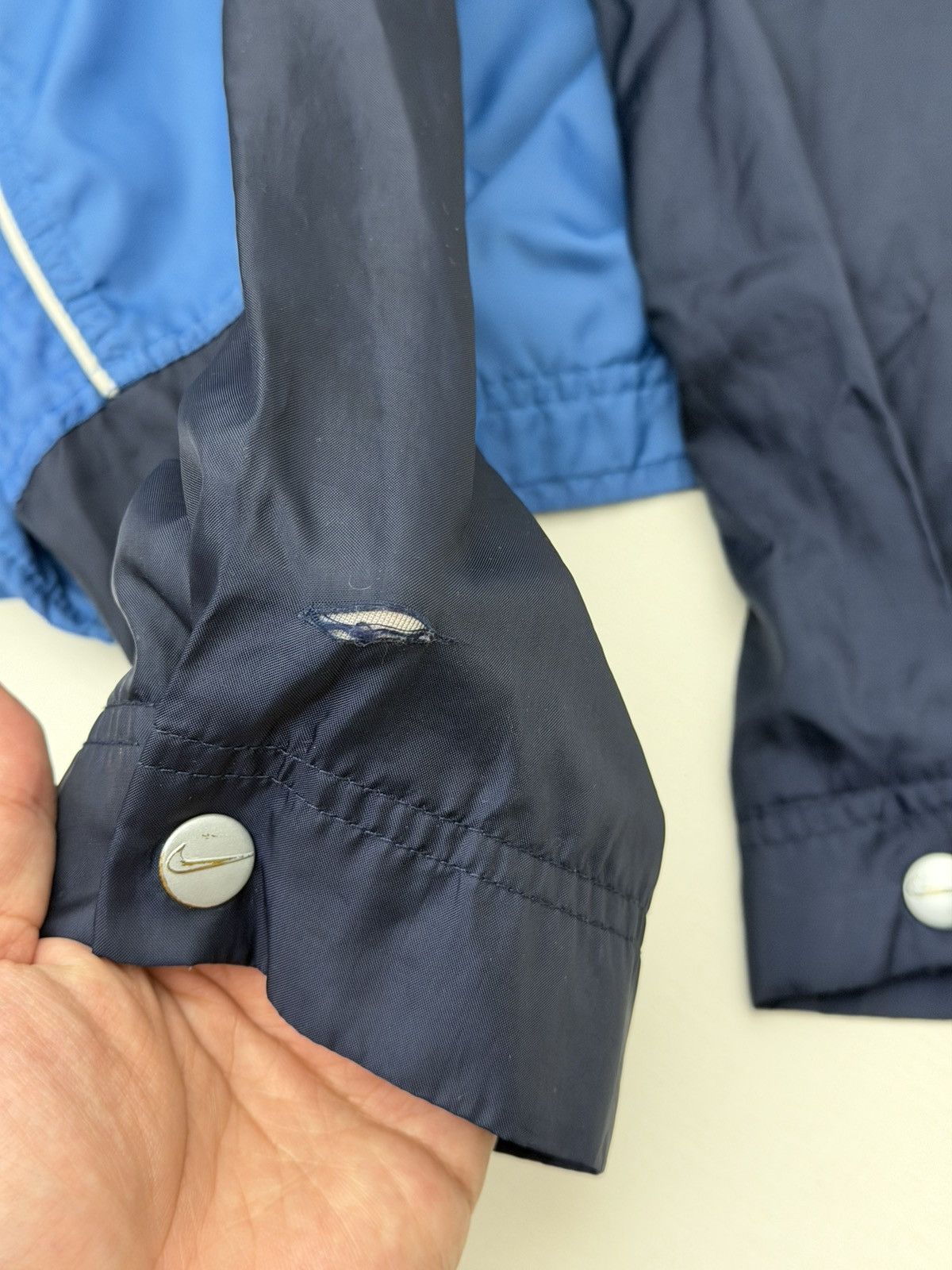 Nike Vintage 90s Nike Windbreaker Lightweight Jacket Size Large Size US L / EU 52-54 / 3 - 10 Thumbnail