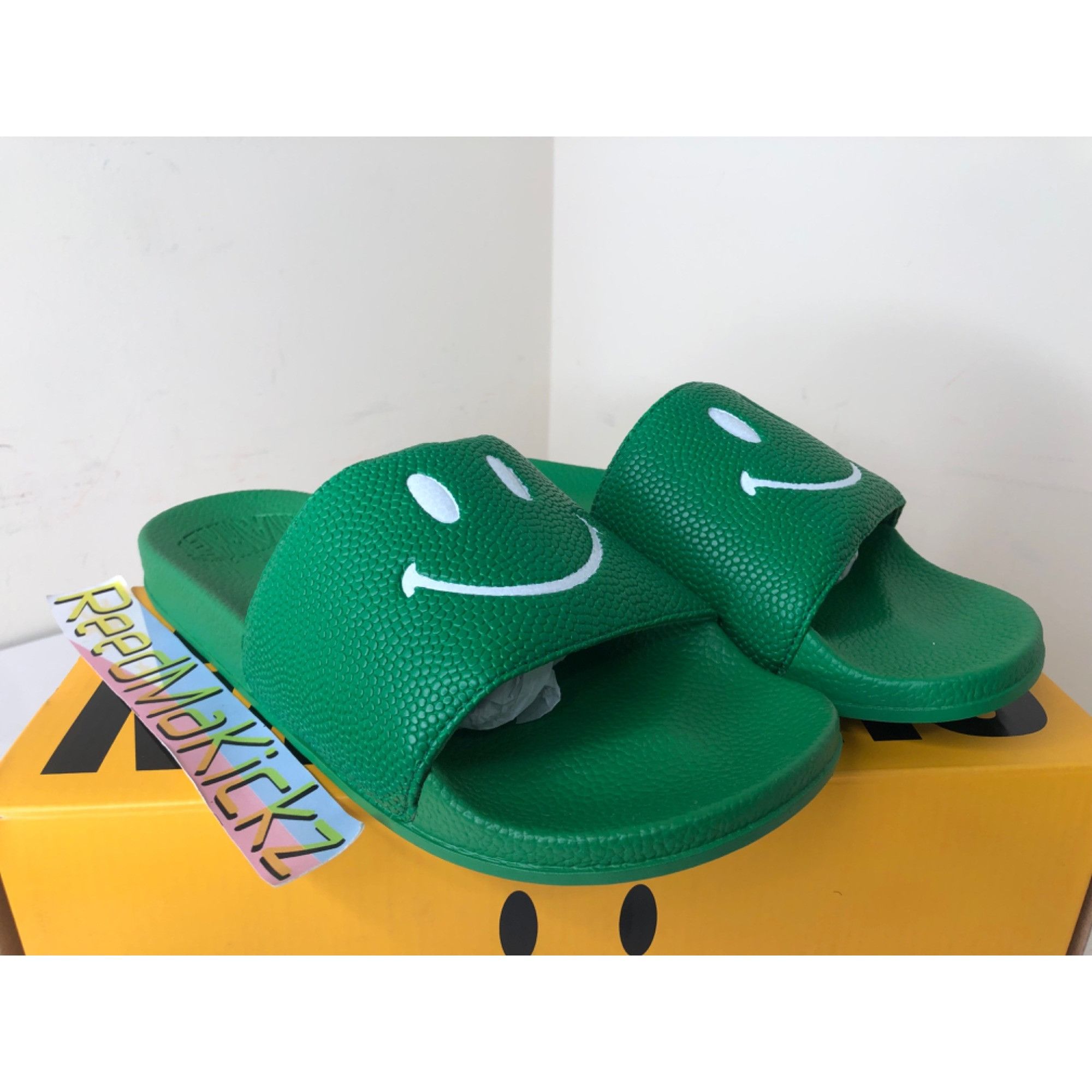 Market Chinatown Market Slides Smiley Green mens 12us Size US 12 / EU 45 - 4 Thumbnail
