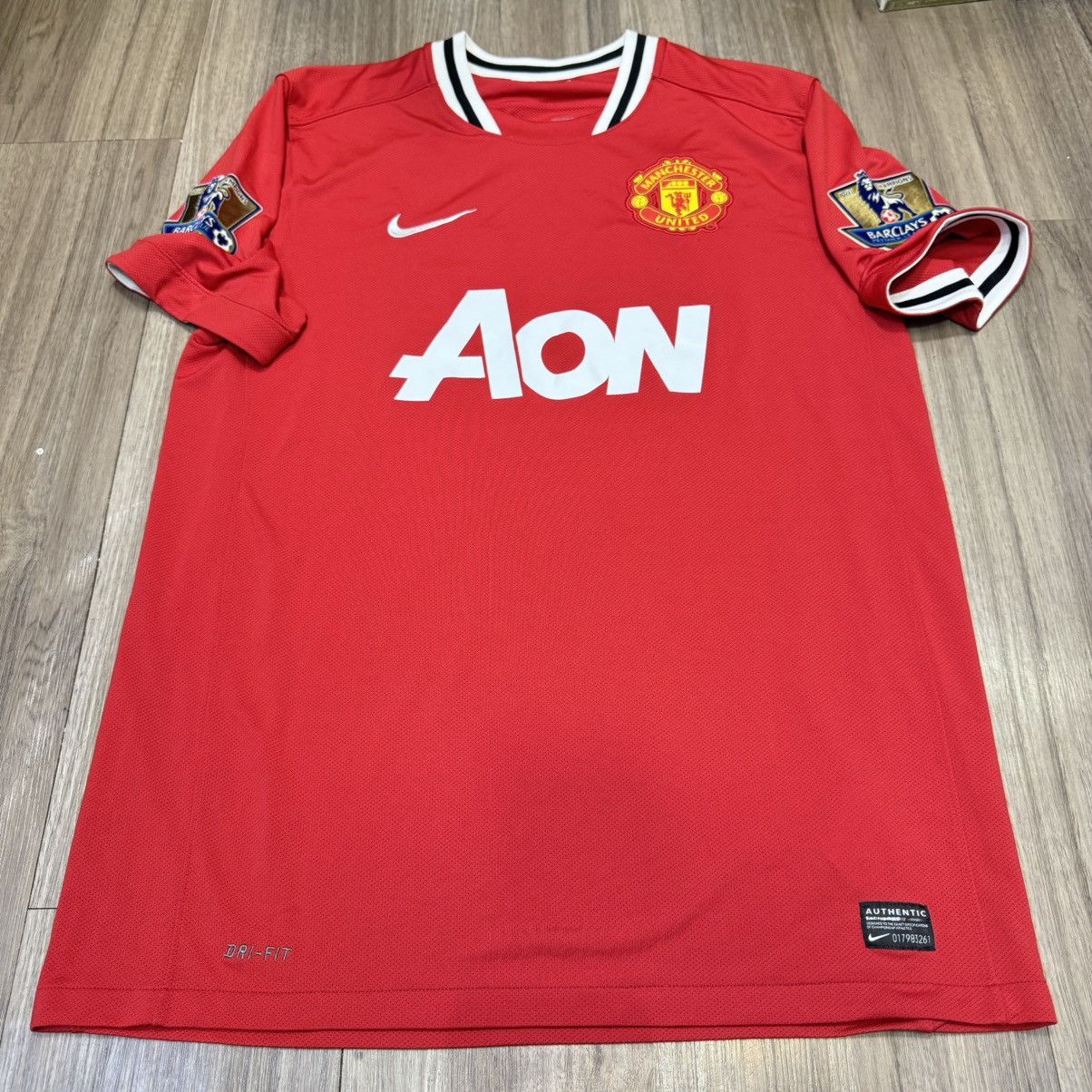 Other Manchester United 11/12 home shirt #14 Chicharito Size US L / EU 52-54 / 3 - 1 Thumbnail