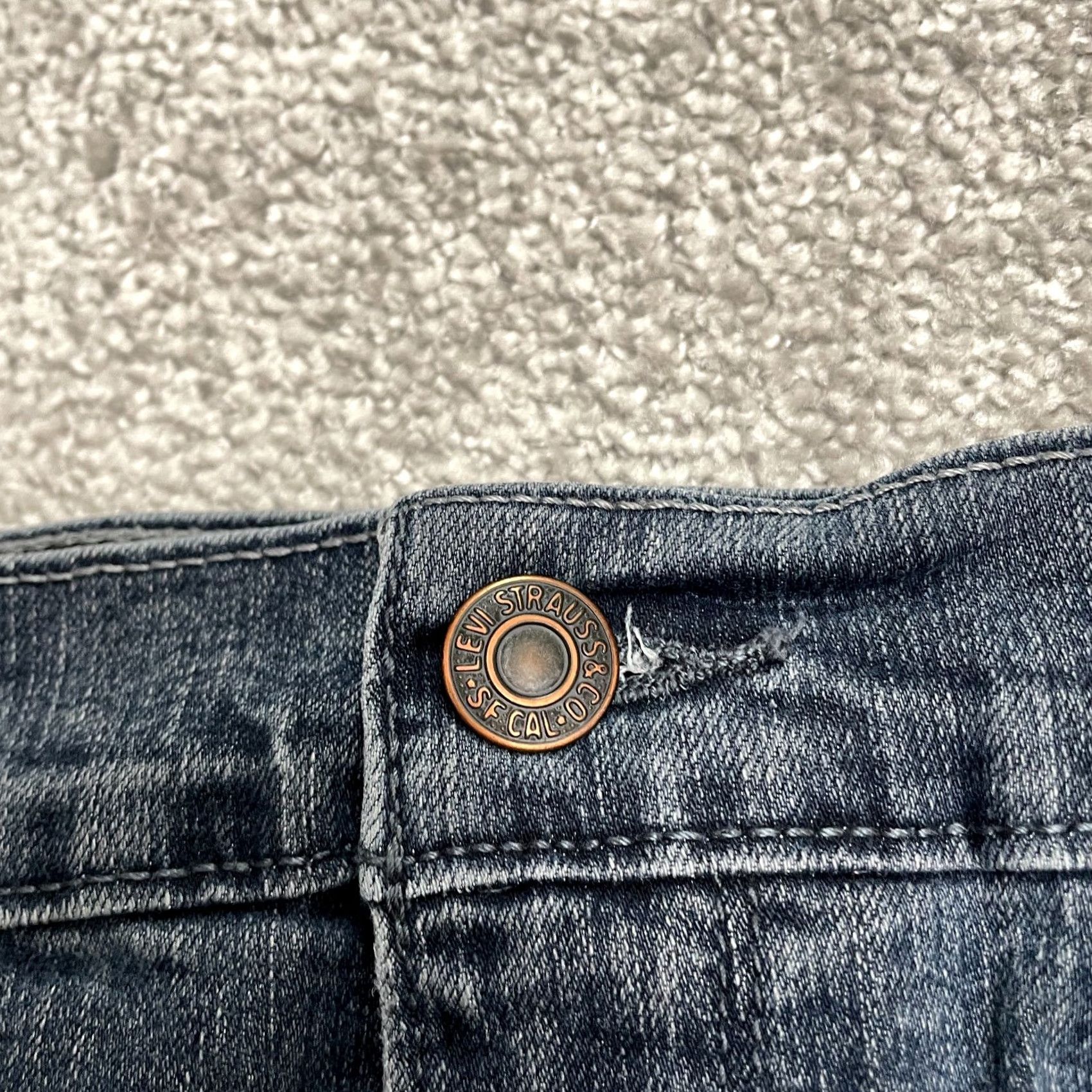 Levi's Levi's 505 Straight Denim Jeans Womens 10 Blue Cotton Casual Mid Rise 31 Inseam 30.5 in 5-Pocket Size 32" / US 10 / IT 46 - 3 Thumbnail