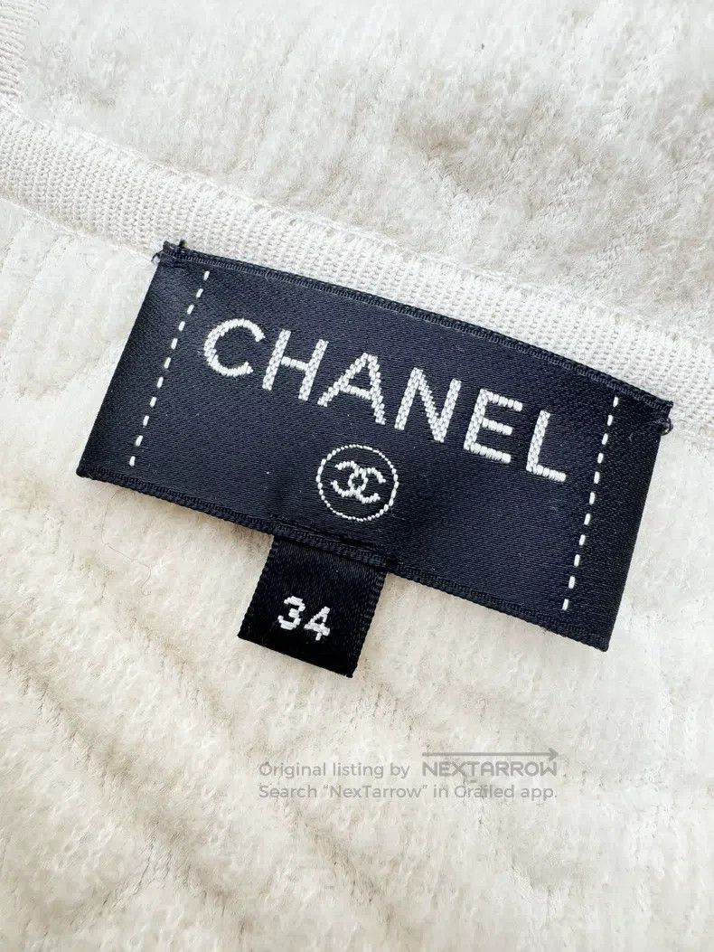 Chanel Chanel 21N Coco neige beige full-print logo long-sleeved j Size XXS / US 00 / IT 34 - 4 Thumbnail
