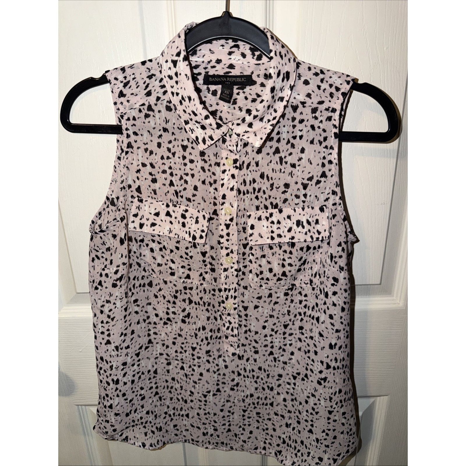 Banana Republic Banana Republic Women Pink XS Sleeveless Top Spotted Print Size XS / US 0-2 / IT 36-38 - 1 Thumbnail