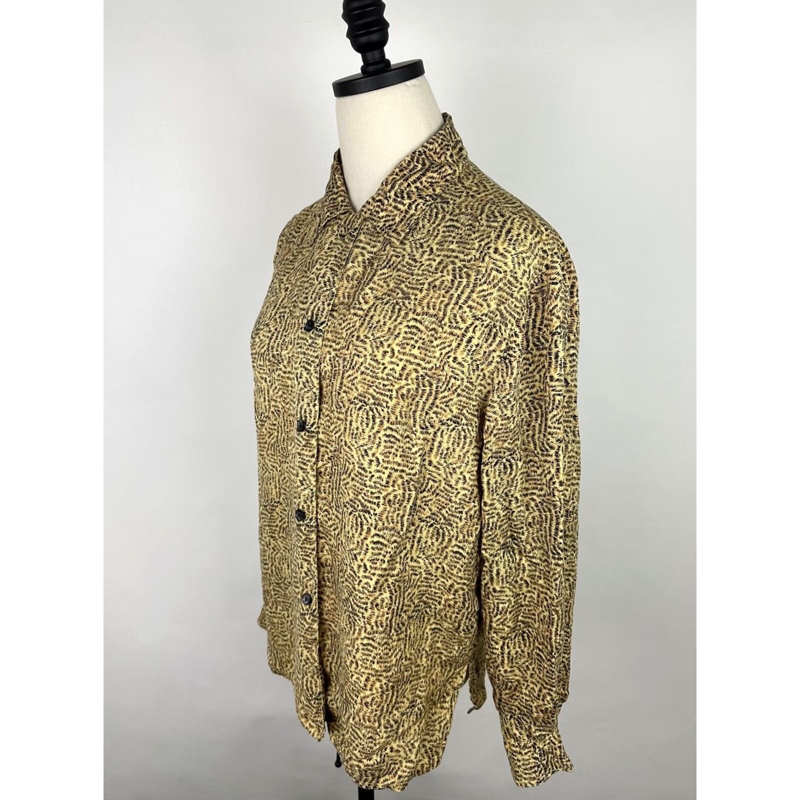 Vintage VINTAGE Galinda Silk Shirt Women's Medium 90s Boxy Button-Up Leopard Print Size M / US 6-8 / IT 42-44 - 4 Thumbnail