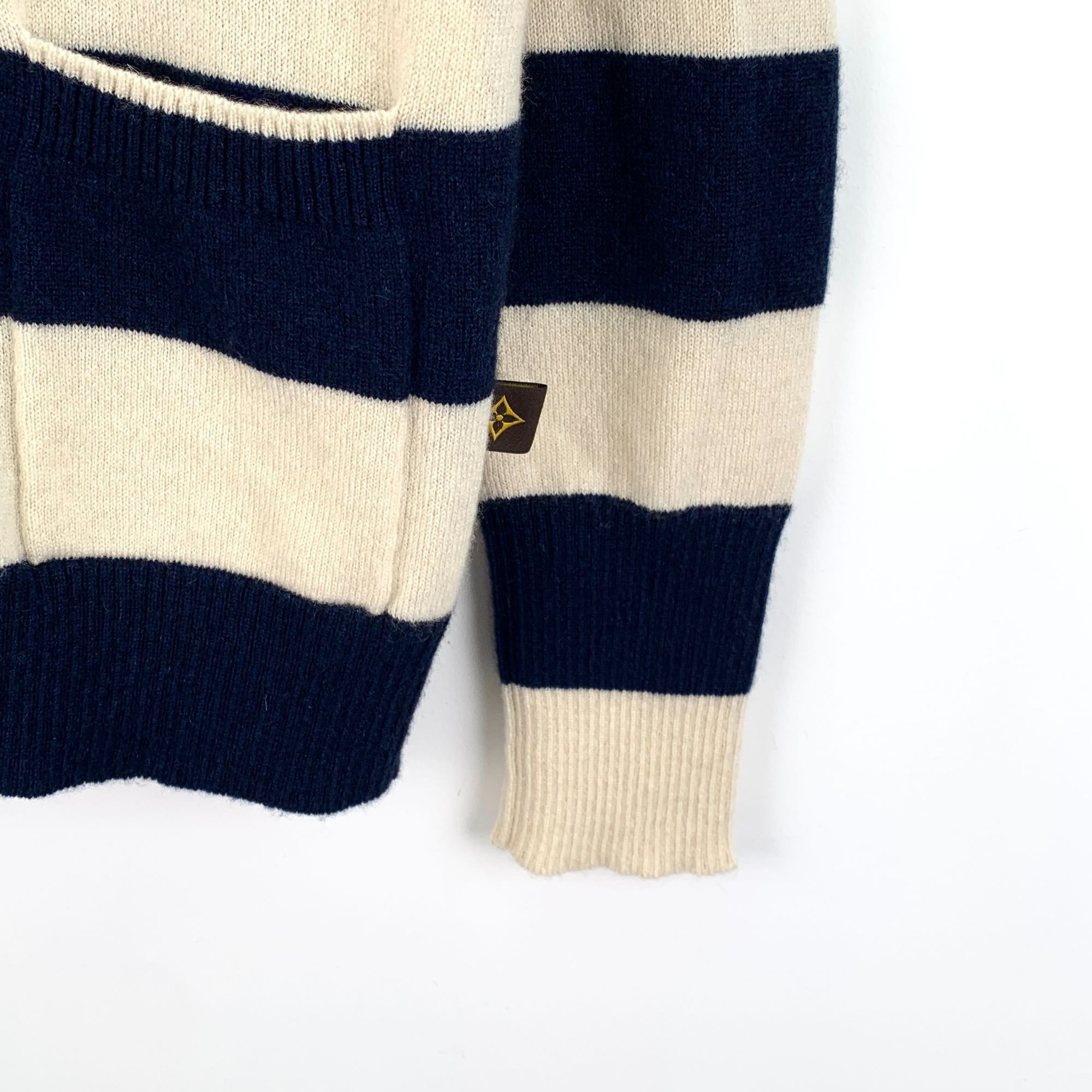 Louis Vuitton Louis Vuitton M Navy & Cream Striped Cashmere V-Neck Long-Sl Size M / US 6-8 / IT 42-44 - 6 Thumbnail