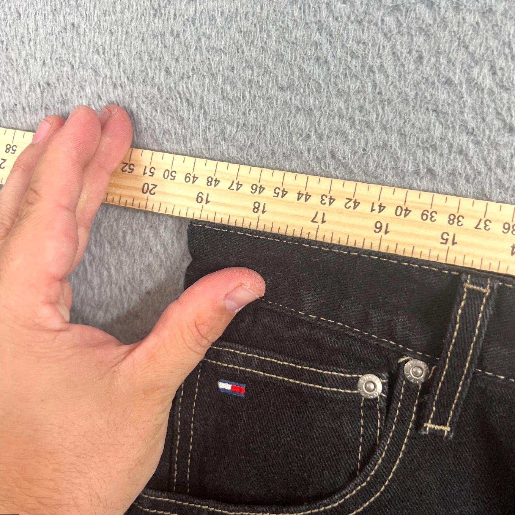 Tommy Hilfiger VINTAGE Tommy Hilfiger Jeans 90s Relaxed Fit Mens 38x32 Black Denim Size US 38 / EU 54 - 5 Thumbnail