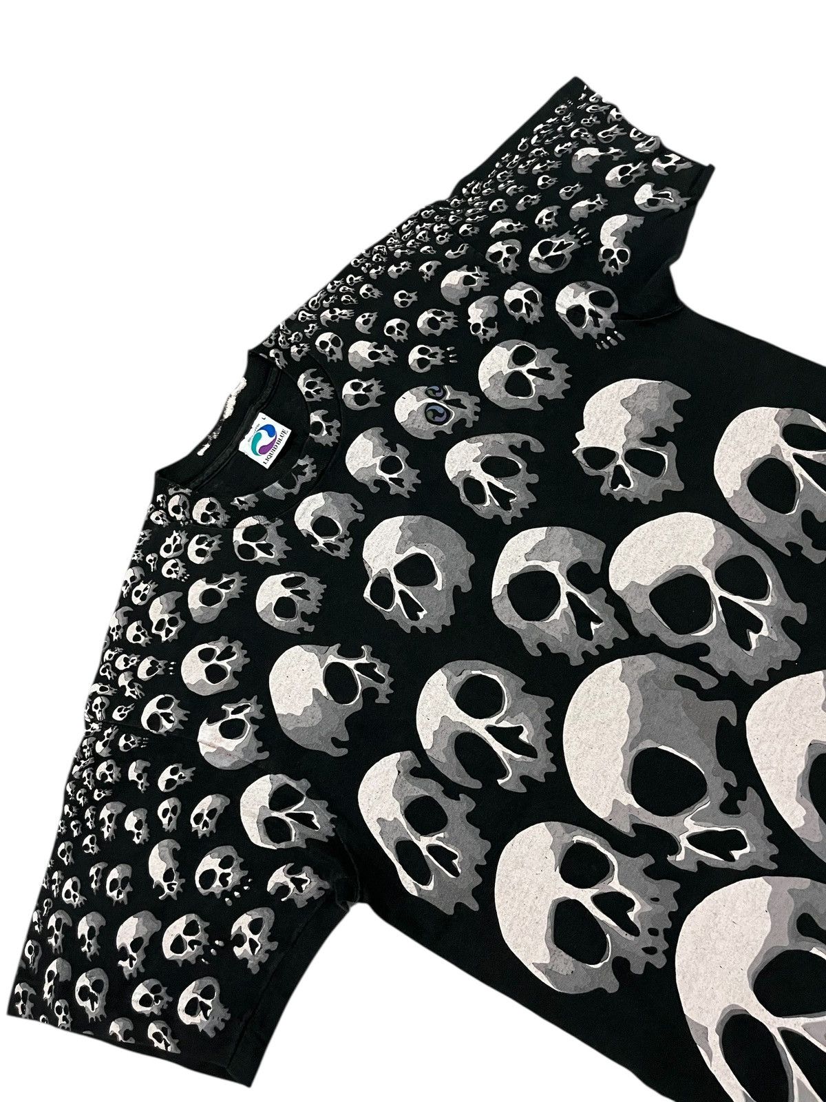 Liquid Blue Vintage Skulls Liquid blue AOP 90s t shirt Size US L / EU 52-54 / 3 - 9 Thumbnail