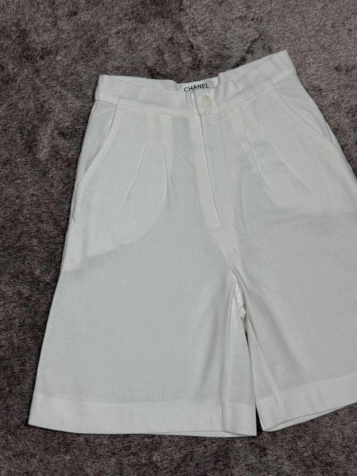 Chanel Chanel Off White Linen Textured Pleat Pocket Shorts Size 34 Size 24" / US 00 / IT 34 - 2 Thumbnail