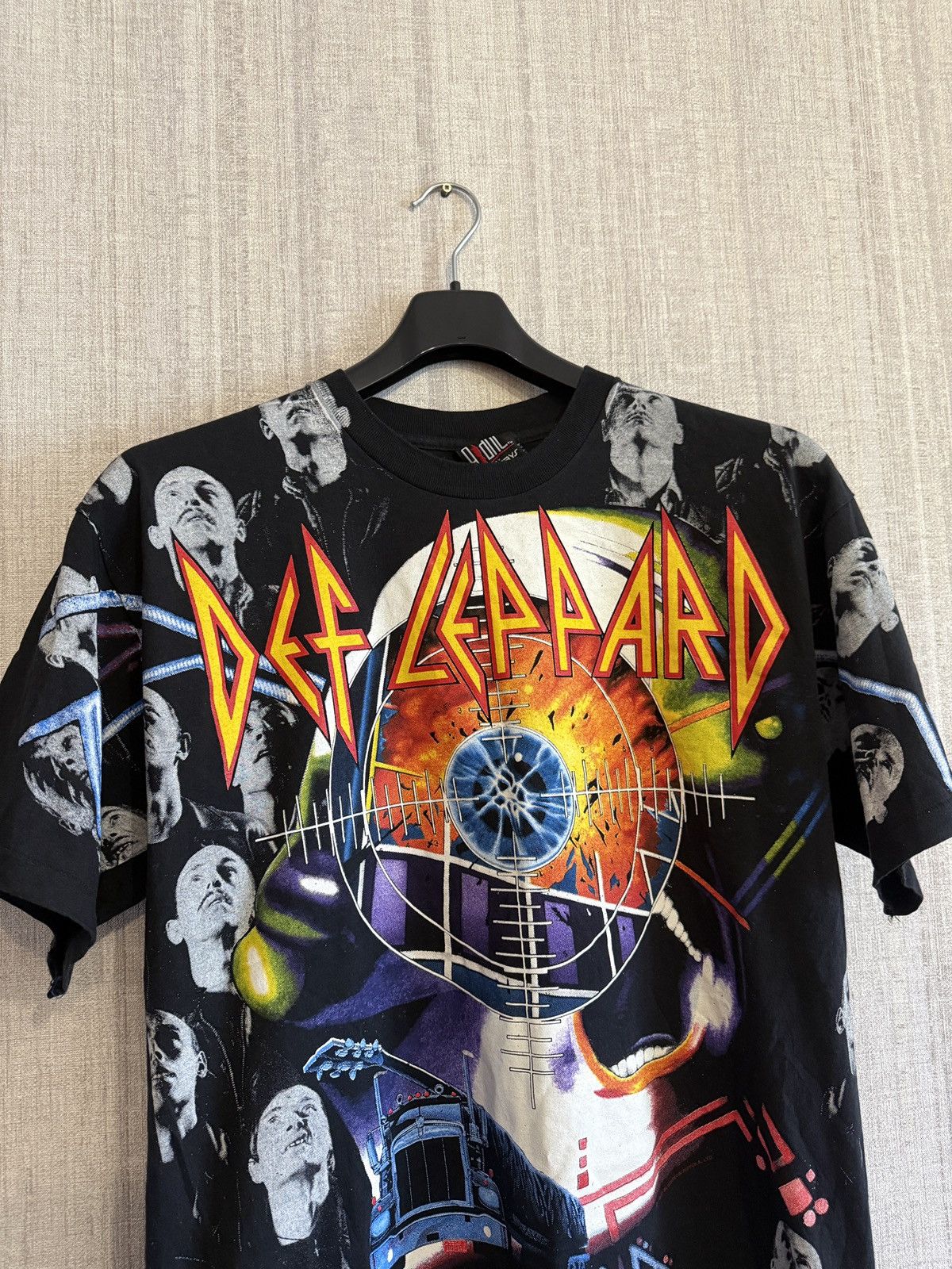 Band Tees Vintage all over print 1992 Def Leppard shirt rare XL Size US XL / EU 56 / 4 - 3 Thumbnail