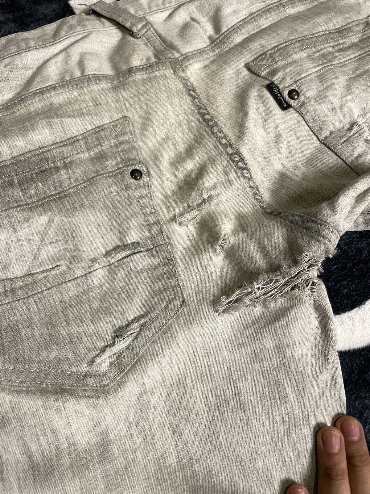 If Six Was Nine × Le Grande Bleu (L.G.B.) × Tornado Mart Tornado Mart Distressed Denim Size US 31 - 18 Thumbnail