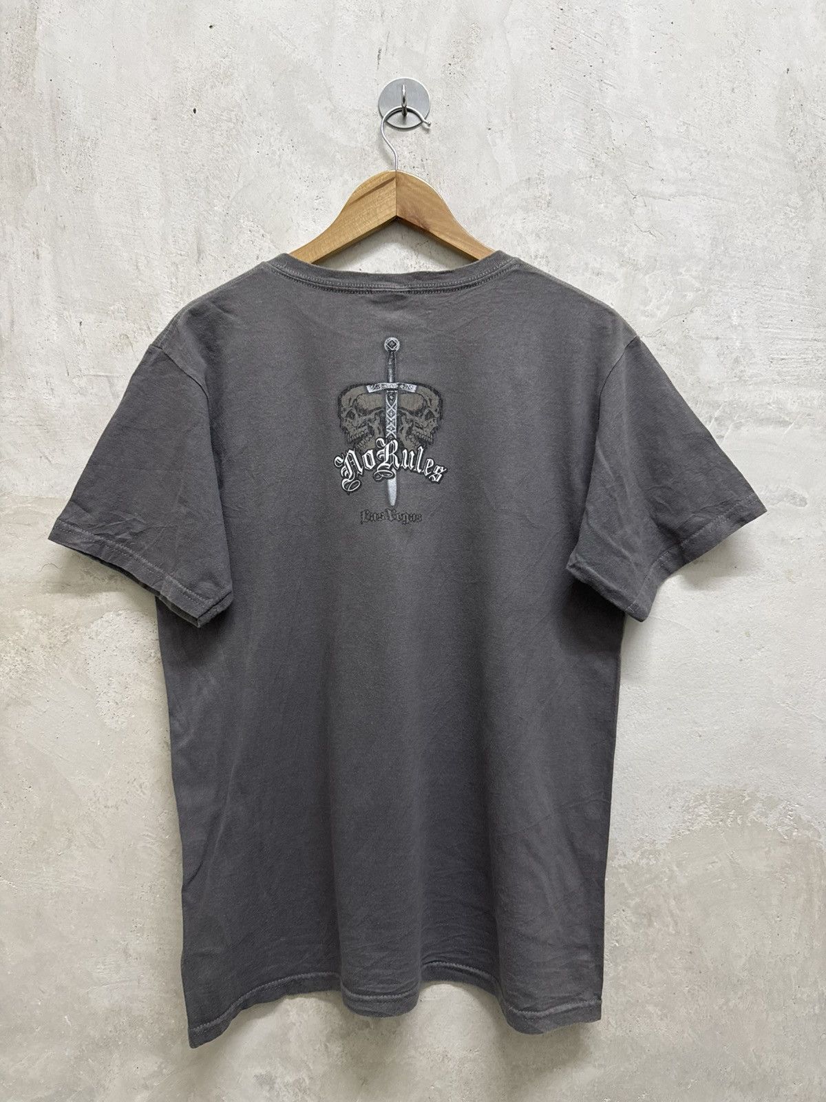 Affliction 2000s sword skulls grunge affliction tapout tee Size US M / EU 48-50 / 2 - 3 Thumbnail