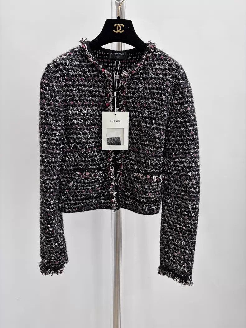 Chanel Chanel Black diamond buckle tweed jacket Size XS / US 0-2 / IT 36-38 - 1 Thumbnail