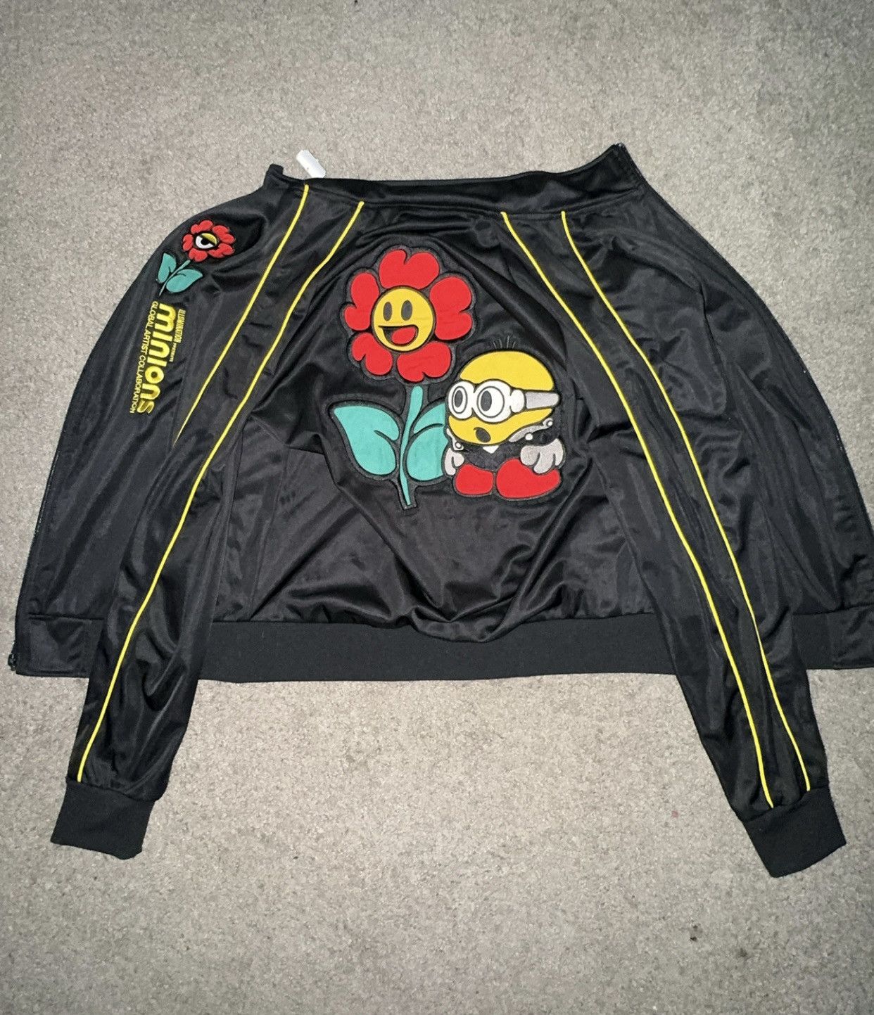 Universal Studios Minions sweater Size US M / EU 48-50 / 2 - 1 Thumbnail