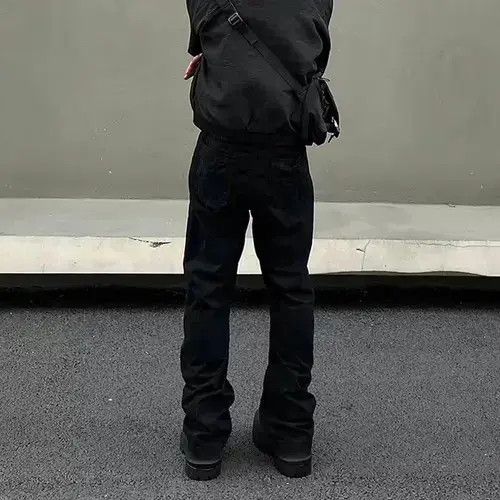 Other Black riveted slim straight-leg cargo pants Size US 32 / EU 48 - 4 Thumbnail