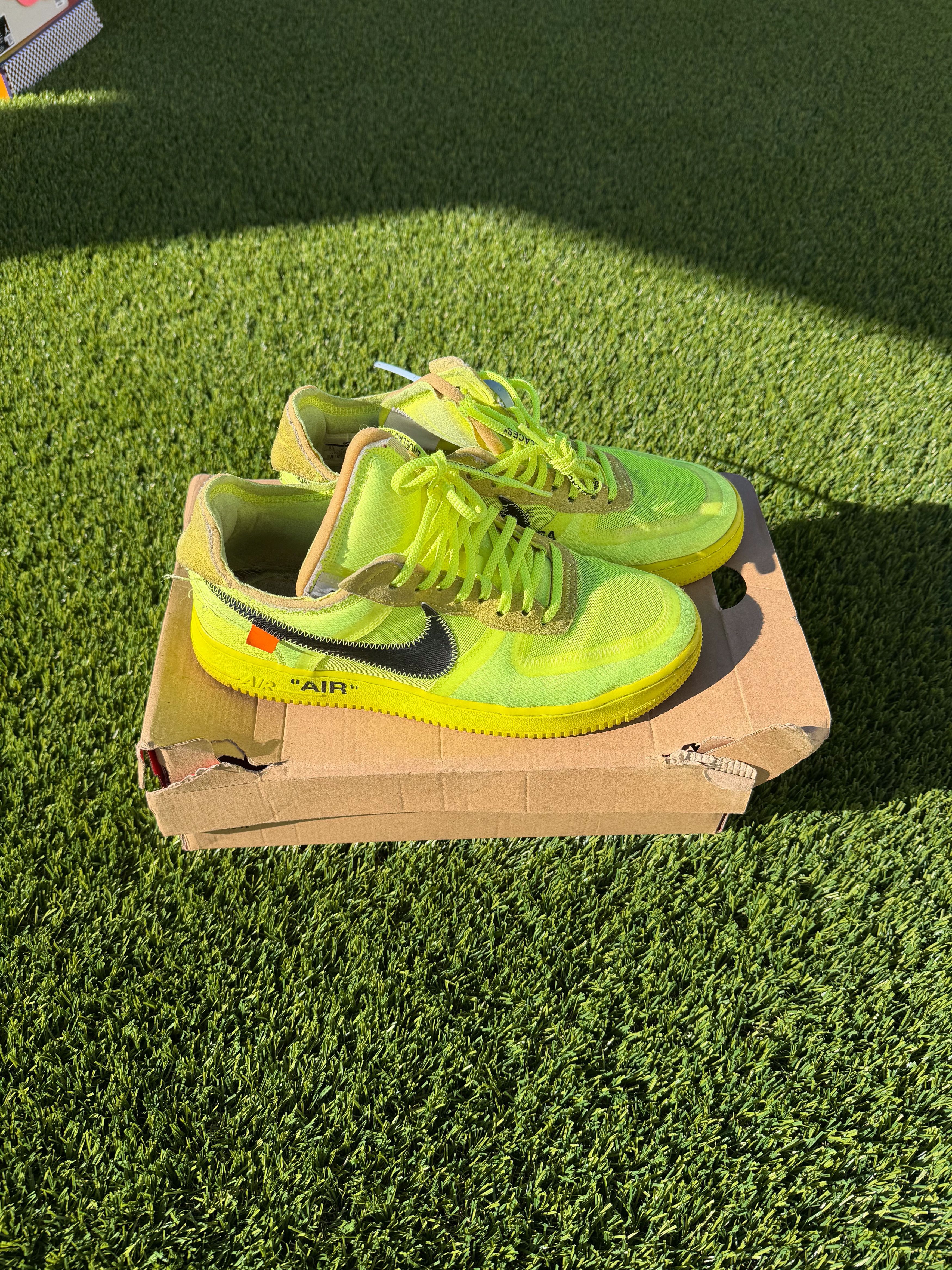 Nike × Off-White Volt Air Force 1 Virgil Abloh Off- White Size US 9.5 / EU 42-43 - 1 Thumbnail