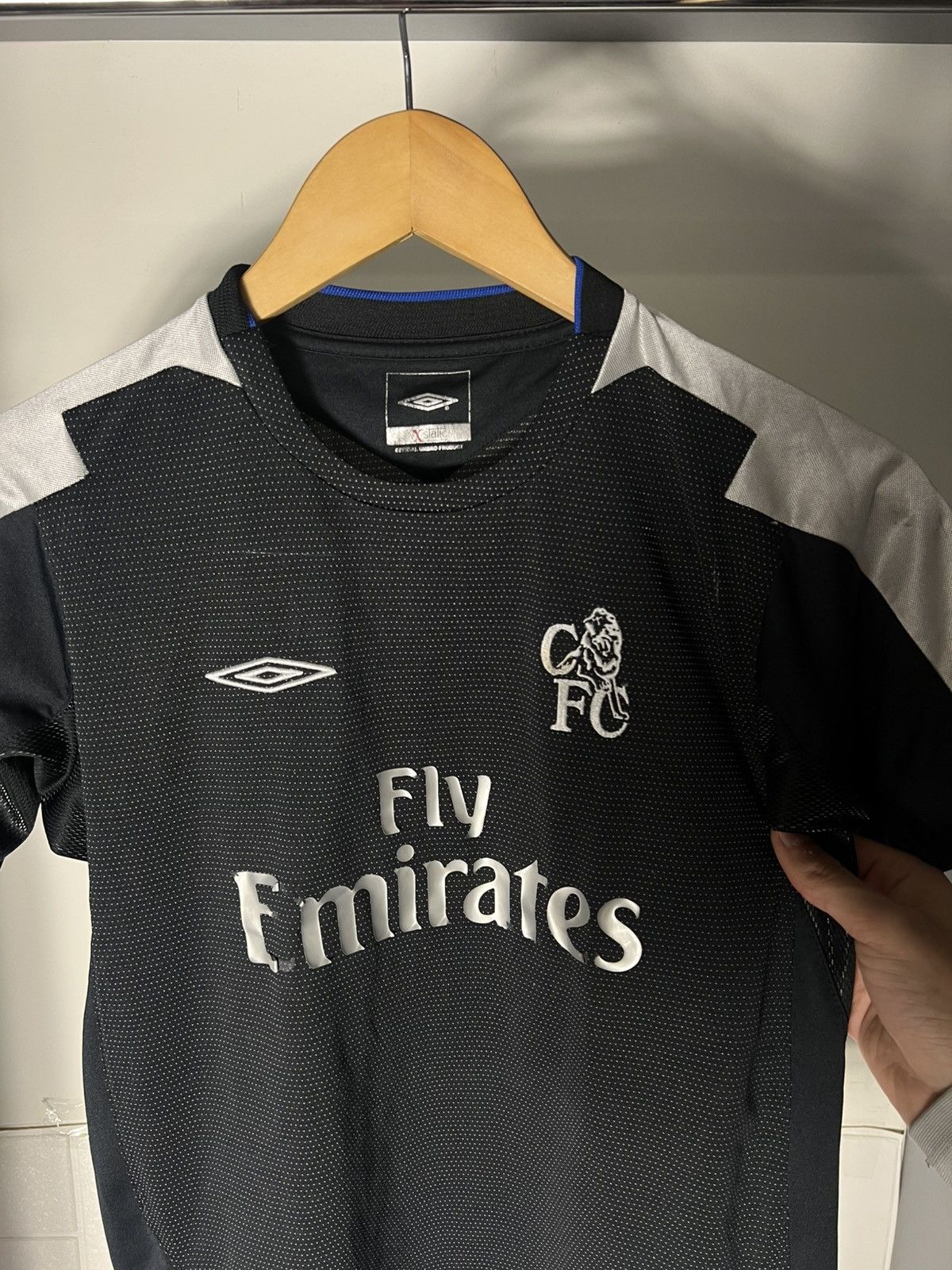Umbro VINTAGE UMBRO FC CHELSEA LONDON ENGLAND SOCCER JERSEY RETRO Size US XXS / EU 40 - 7 Thumbnail