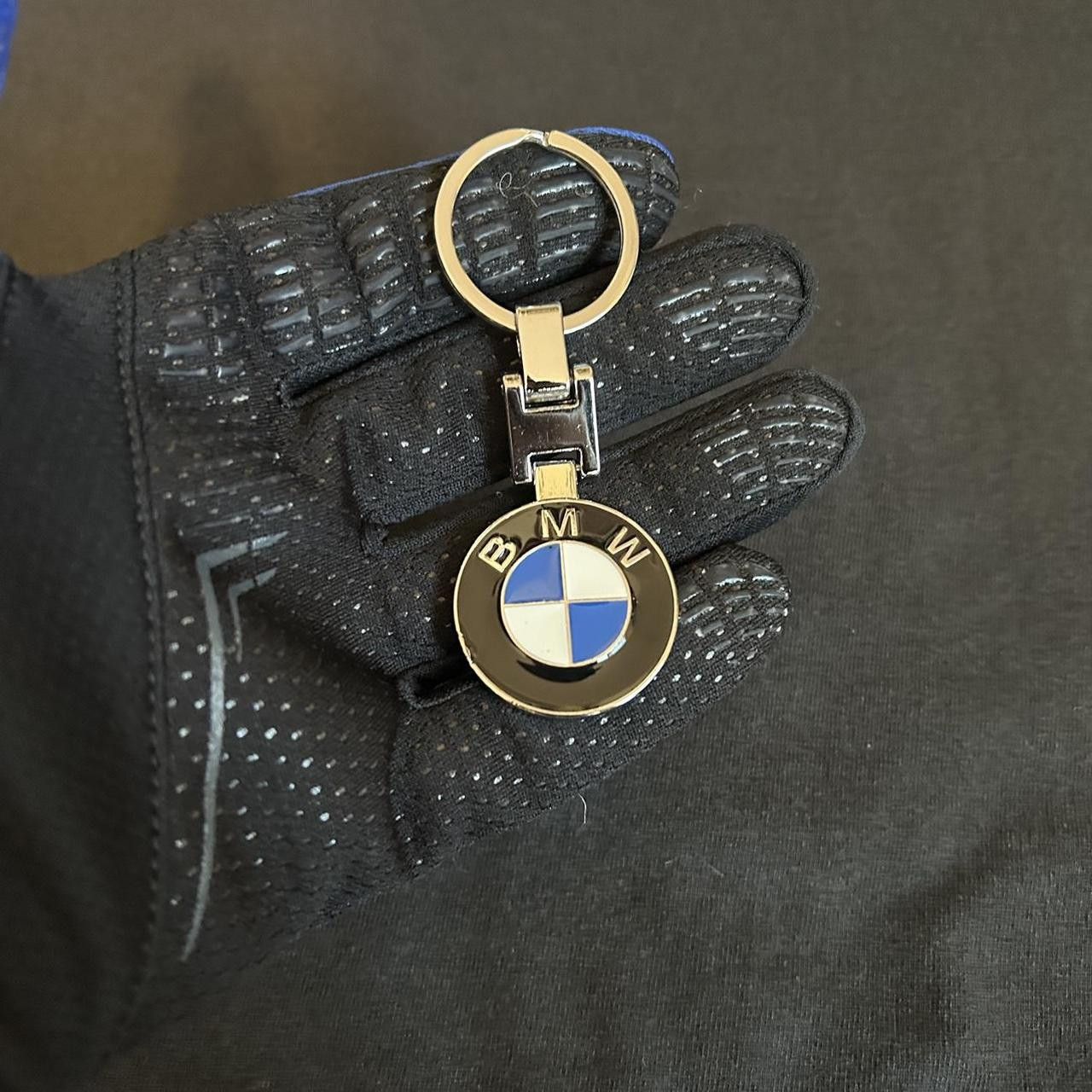 BMW × Japanese Brand Y2K 2000s Style BMW Emblem Heavyweight Steel Key Chain Size ONE SIZE - 4 Thumbnail