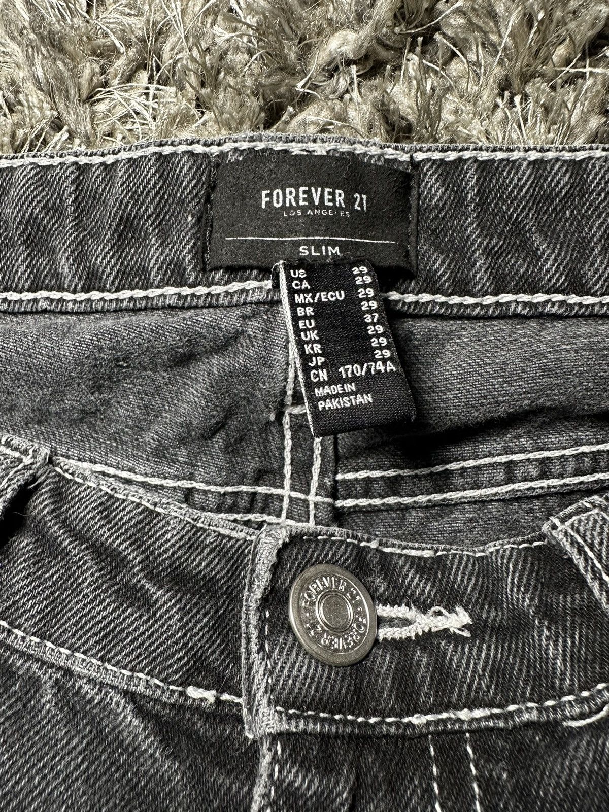 Forever 21 Slim-Fit Mid-Rise Cargo Jeans Size US 29 - 4 Thumbnail