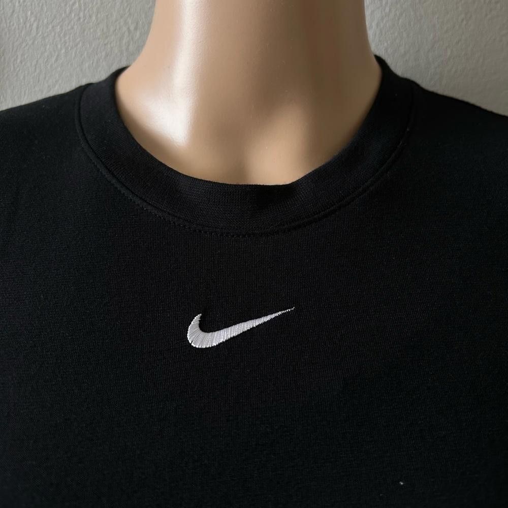 Nike Nike The Nike Tee Black Crop Top Size Small Size S / US 4 / IT 40 - 4 Thumbnail