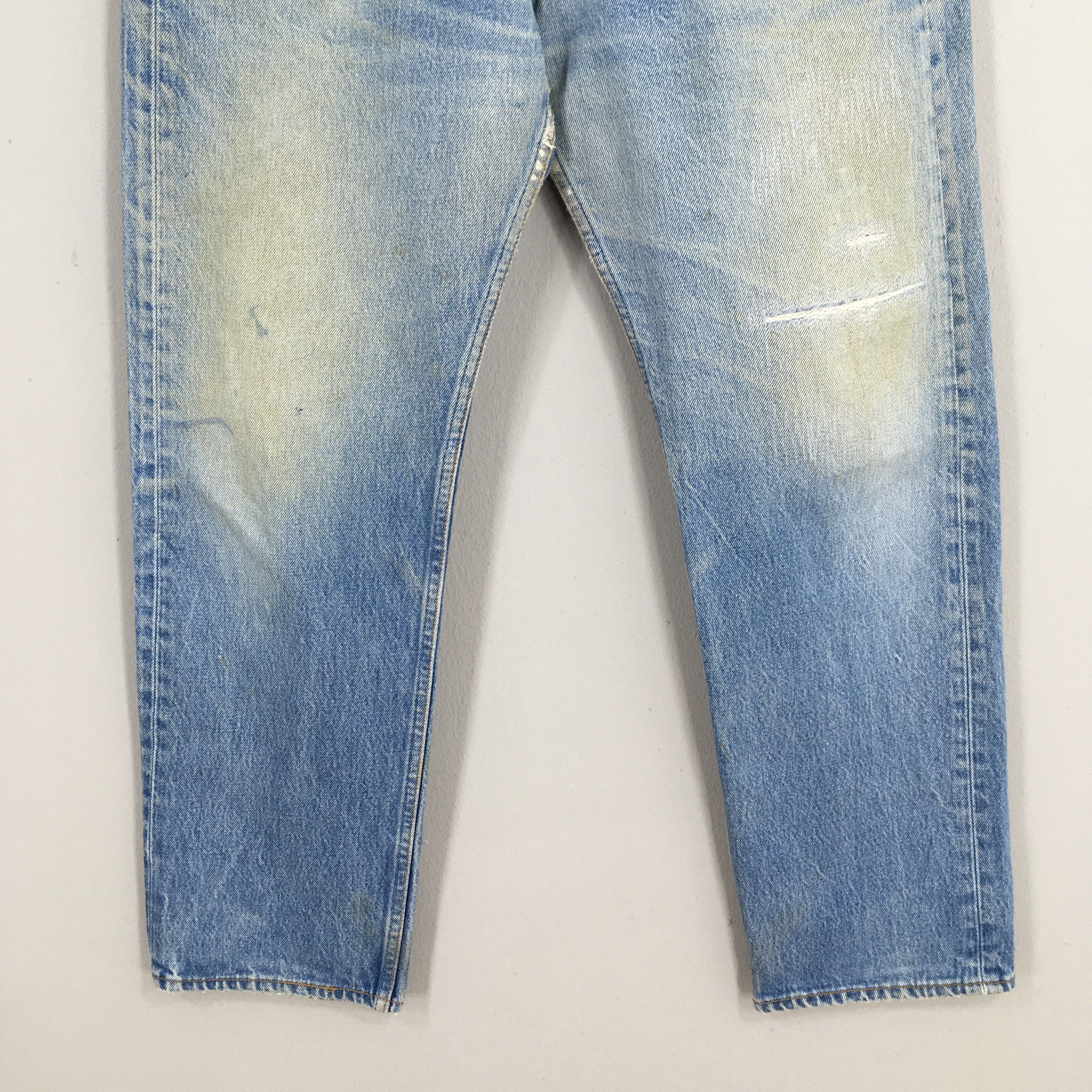 Size 32x27.5 Vintage 90s Levi's 501 Faded Blue Jeans