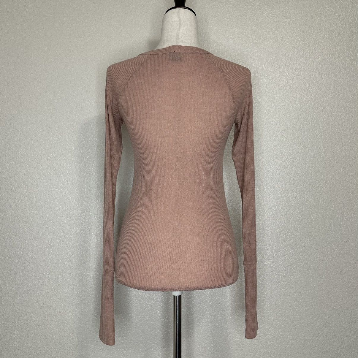 Urban Outfitters Urban Outfitters Out From Under Ribbed Slim Fitted Henly Tee Size M / US 6-8 / IT 42-44 - 7 Thumbnail