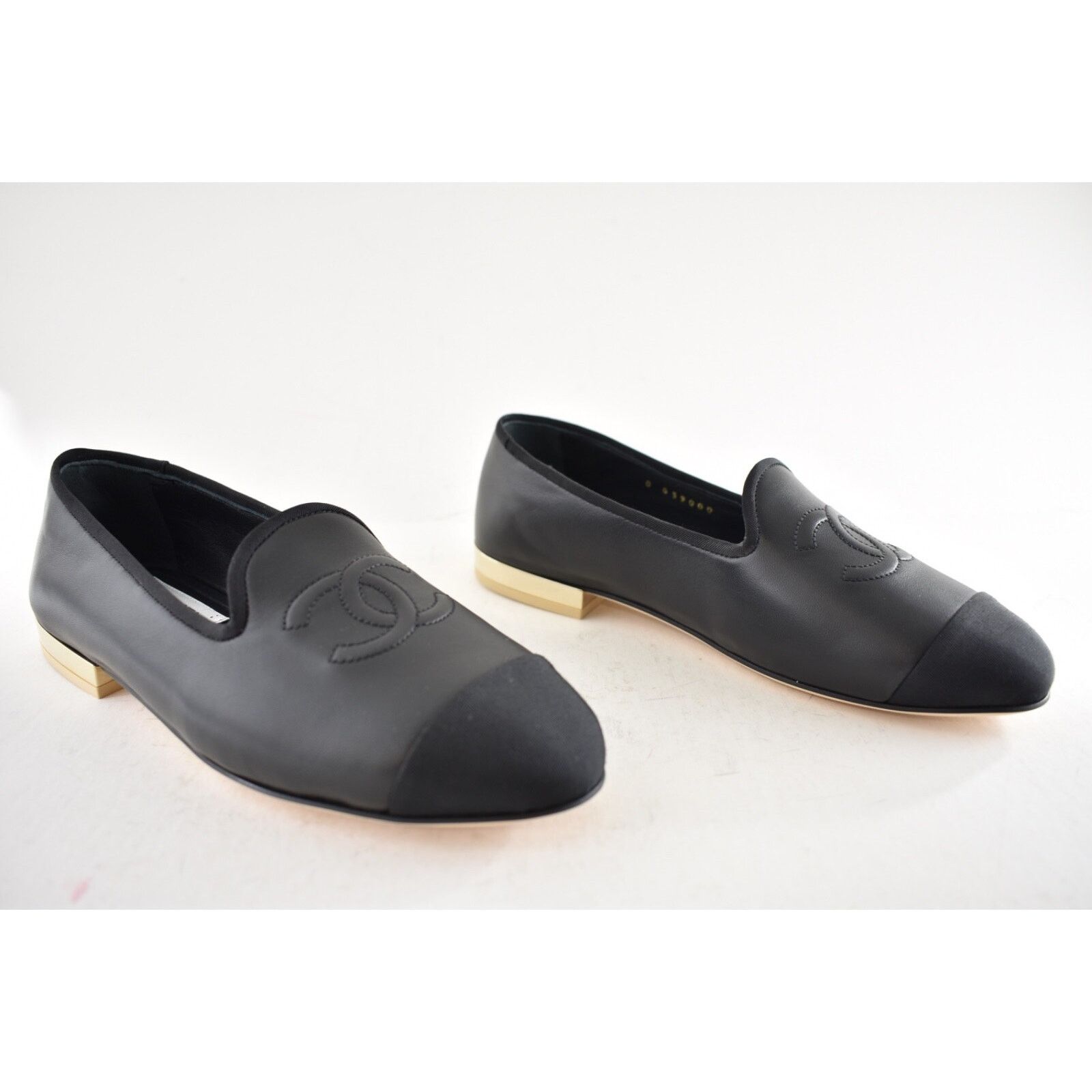 Chanel Chanel 23S Black Lambskin Grosgrain CC Logo Gold Heel Size US 7 / IT 37 - 3 Thumbnail