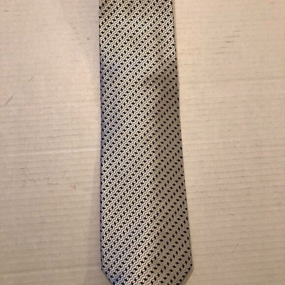 Jos. A. Bank jos.a.bank men's new silver 100%silk tie 3 3/4" X 59" Size ONE SIZE - 1 Thumbnail