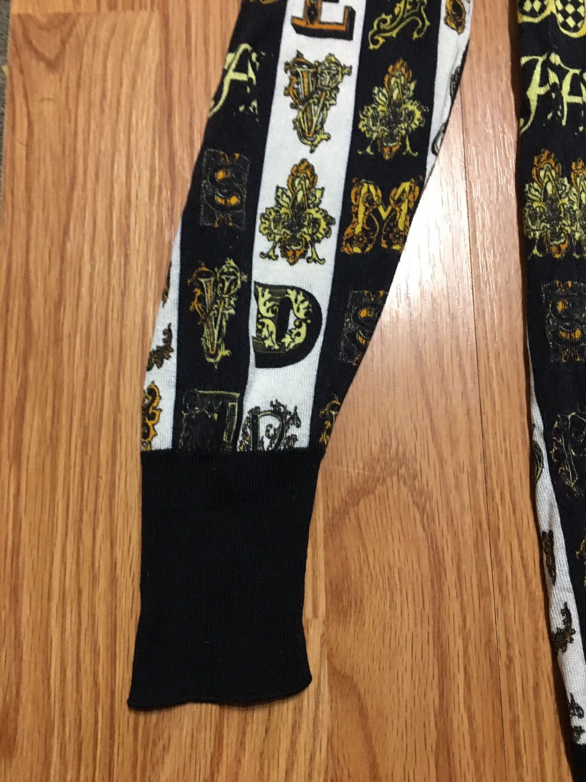 Versace VERSACE Virtus Silk Sweater Alphabet Black Gold Medusa EU38 Size S / US 4 / IT 40 - 11 Thumbnail