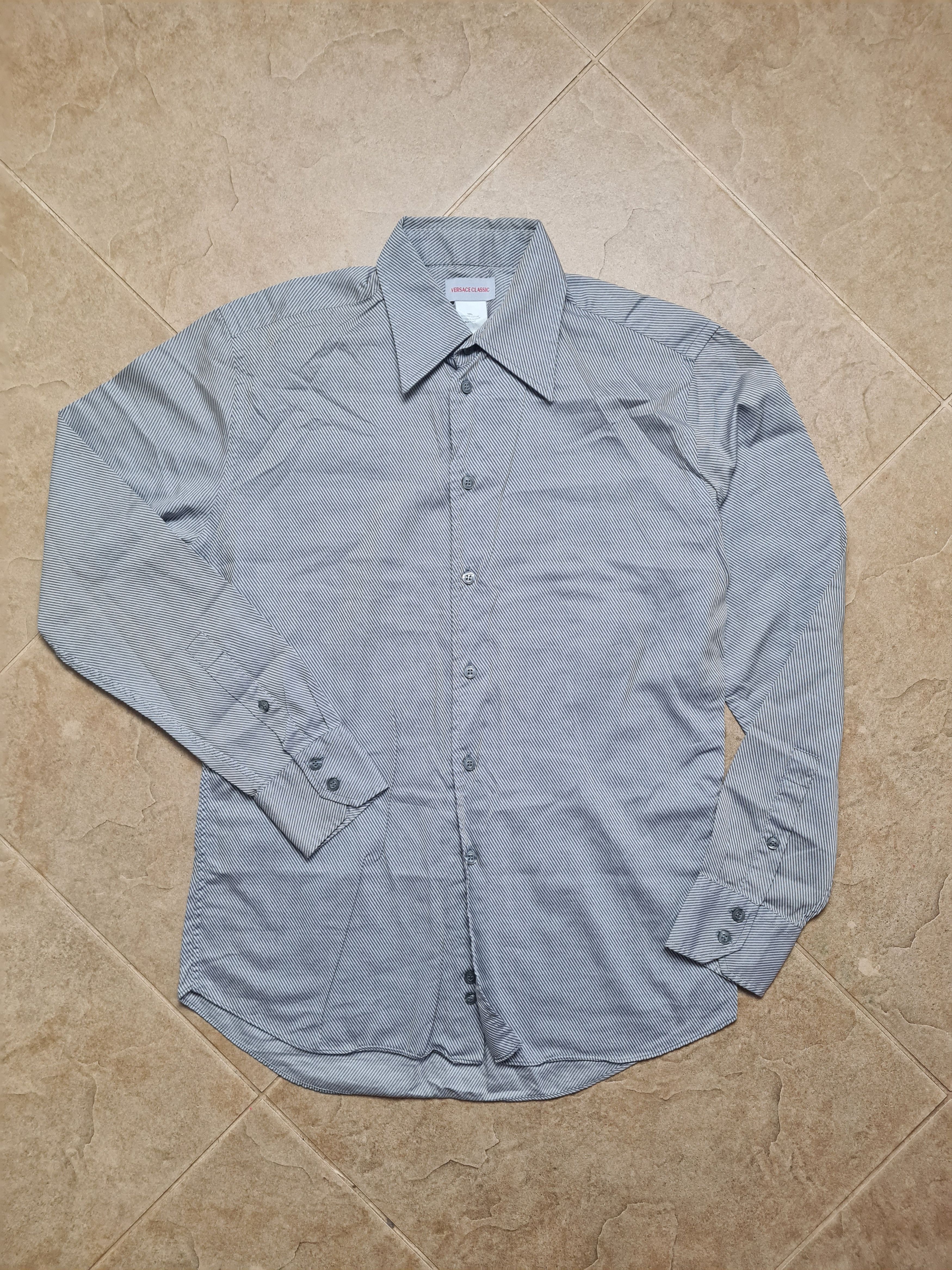 Versace Mens Vintage Versace Classic shirt size39 Medium Gray Cotton Size US M / EU 48-50 / 2 - 1 Thumbnail