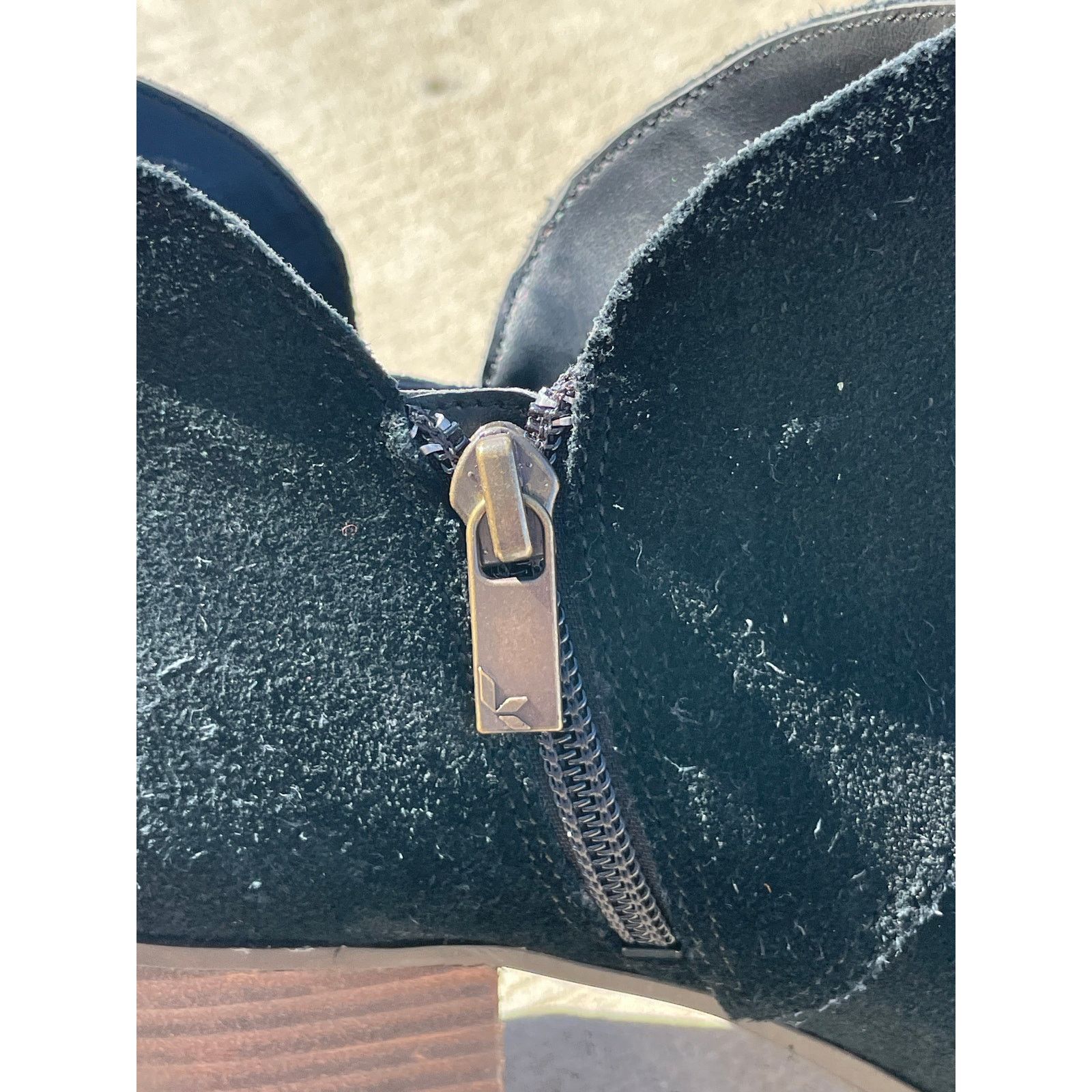 Koolaburra Koolaburra by UGG Sofiya Black Suede Studded ankle boot 6 Size US 6 / IT 36 - 6 Thumbnail