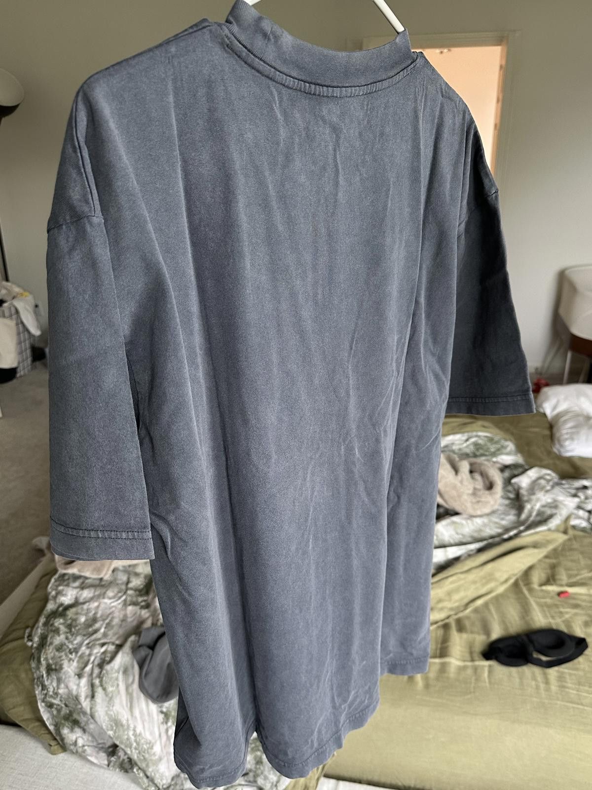 Yeezy Unreleased Poetic Black Yeezy Gap Tee Size L Size US L / EU 52-54 / 3 - 3 Thumbnail