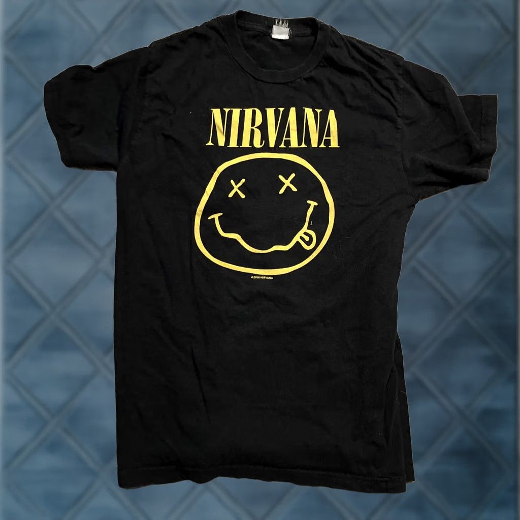 Vintage NIRVANA SMILEY FACE 2016 T-SHIRT BLACK MEN'S SMALL Rock Grunge Logo Vintage 90s USA Shirt Mens Small Size US S / EU 44-46 / 1 - 1 Thumbnail