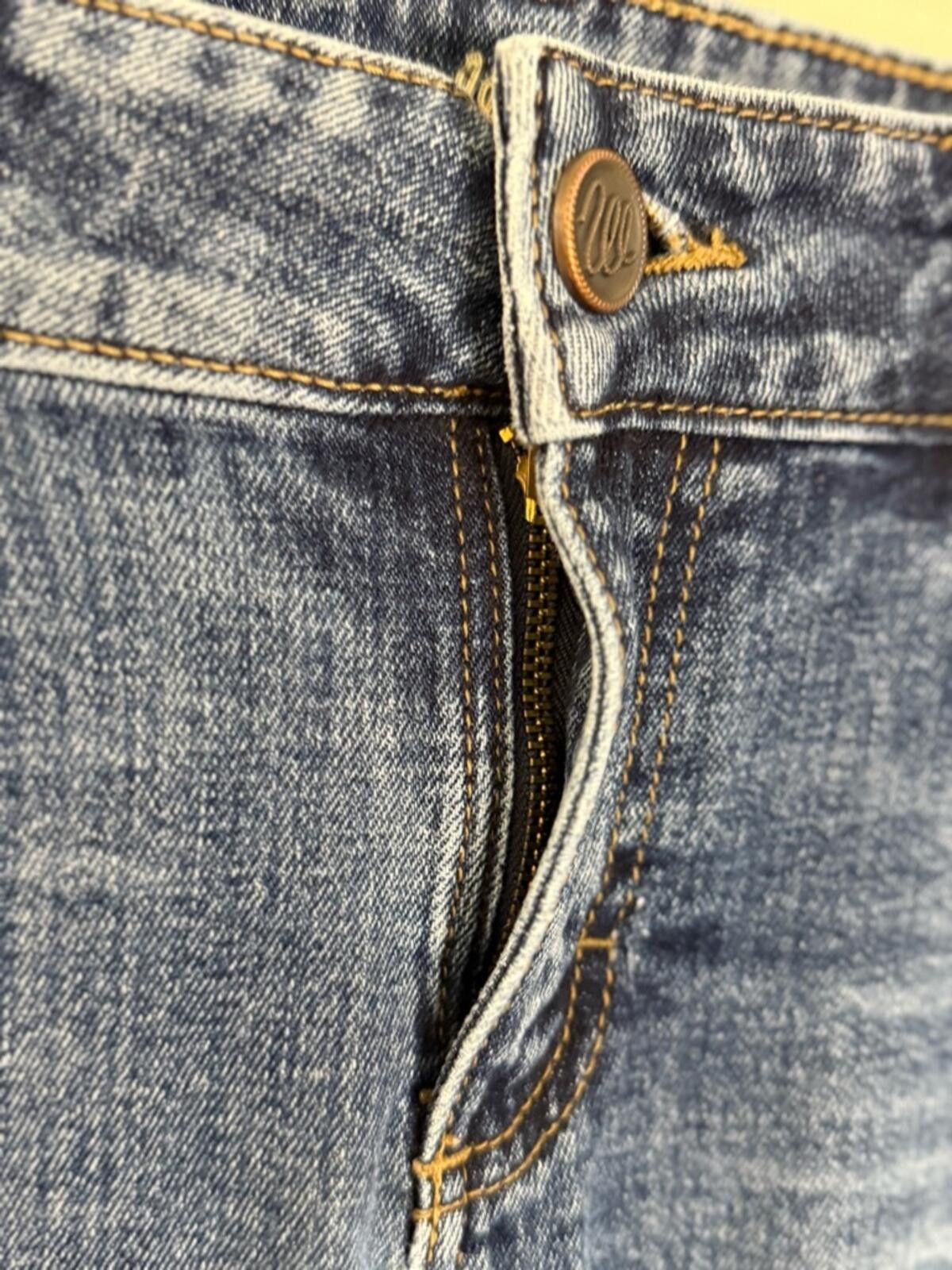 Wrangler Wrangler Cowgirl denim jeans straight leg distressed 3x32” Size 30" / US 8 / IT 44 - 3 Thumbnail